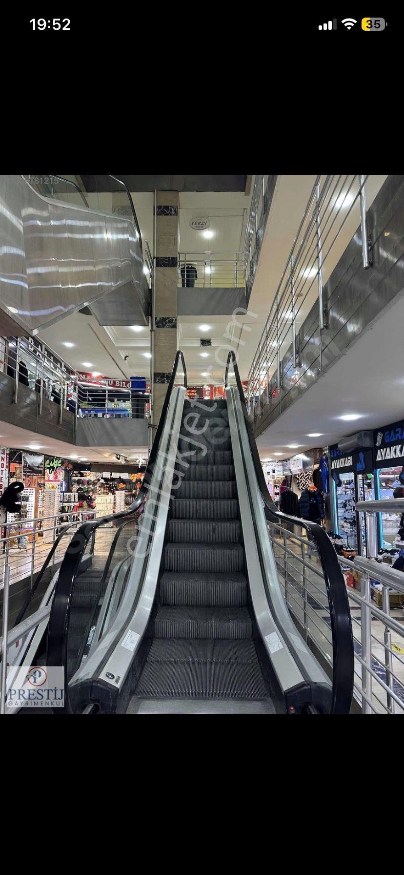 Cumhuriyet Caddesi Yakut Plazada Sahibinden Satılık İşyeri