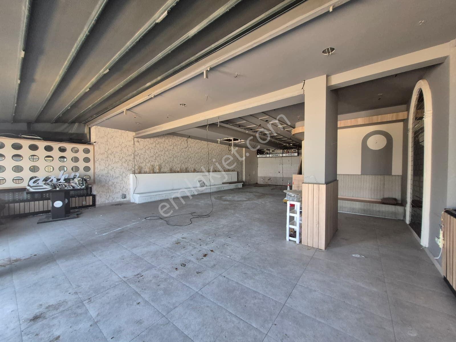 Kuşadası Sahilde Emsalsiz Satılık 210 M2 Dükkan - Görsel 10