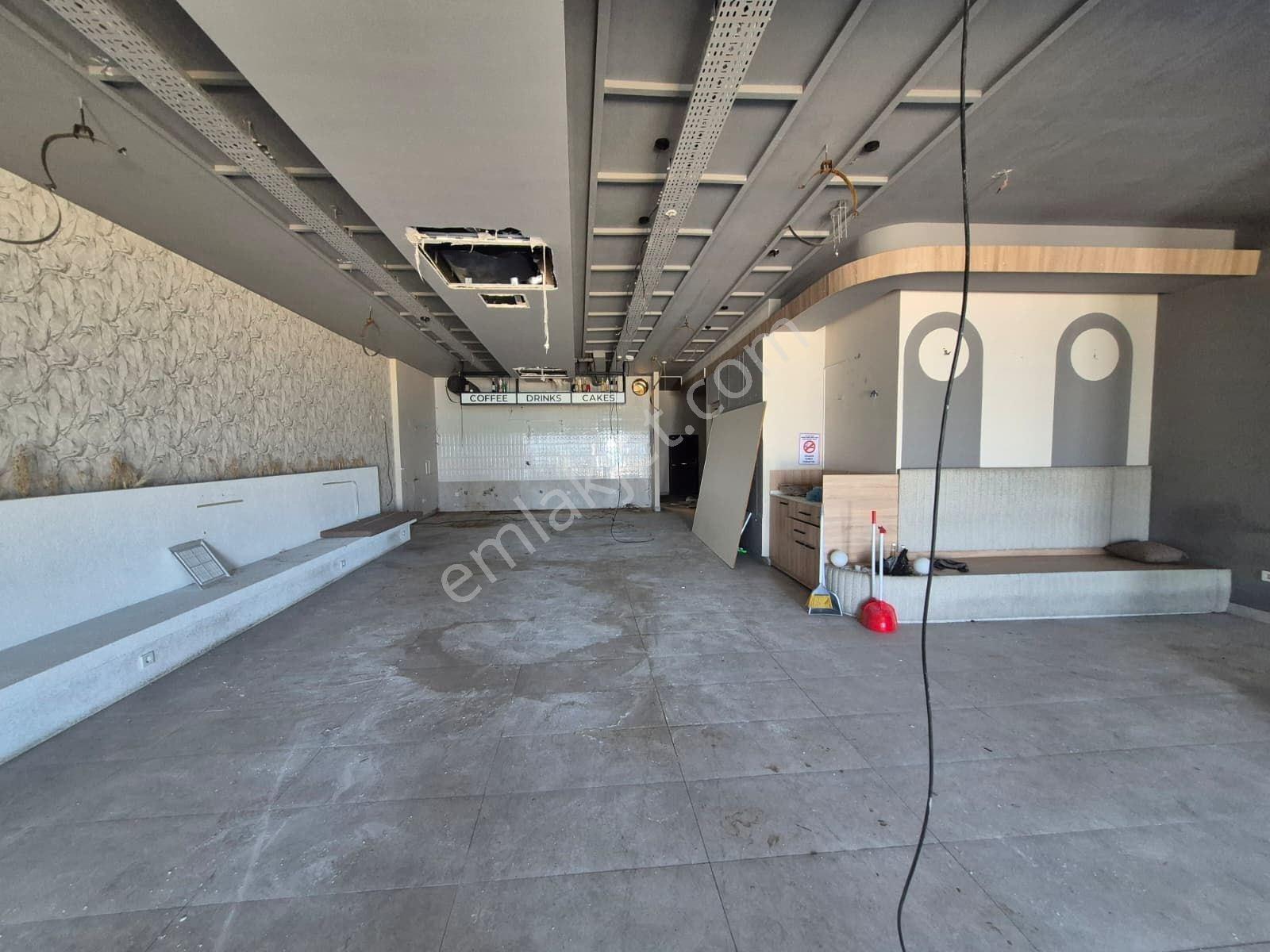 Kuşadası Sahilde Emsalsiz Satılık 210 M2 Dükkan - Görsel 11