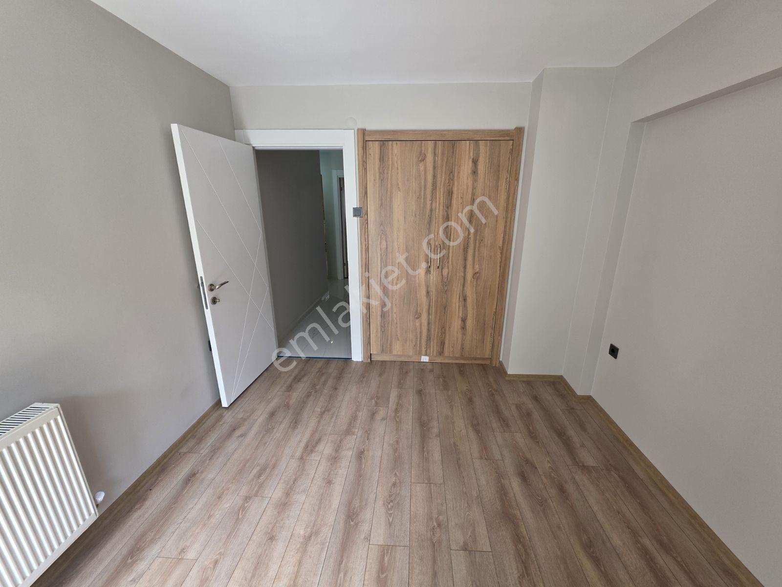 Üçyolda Merkezi Konumda Satılık 2+1 Full Tadilatlı Daire - Görsel 9