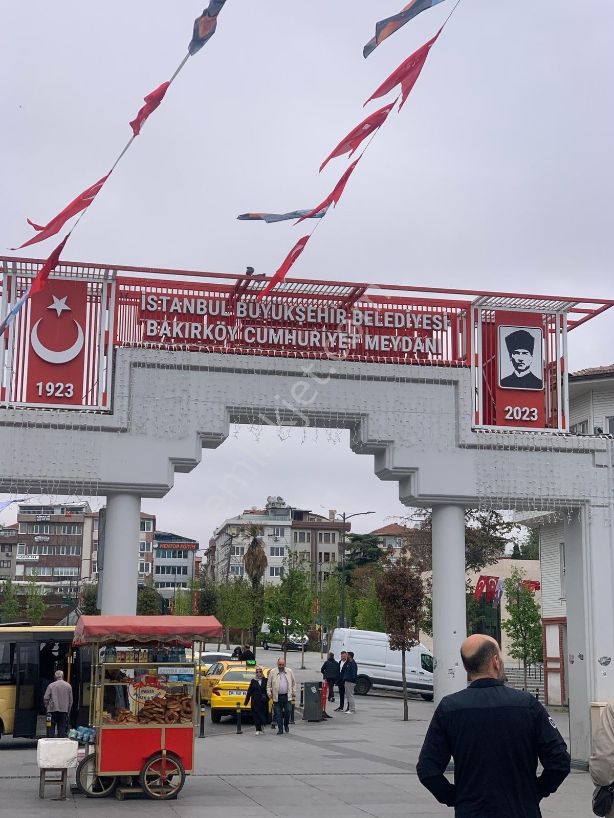 Bakırköyde Ulaşım Seçeneklerne Yakın Masrafsız 1+1 Kiralık Daire - Görsel 2