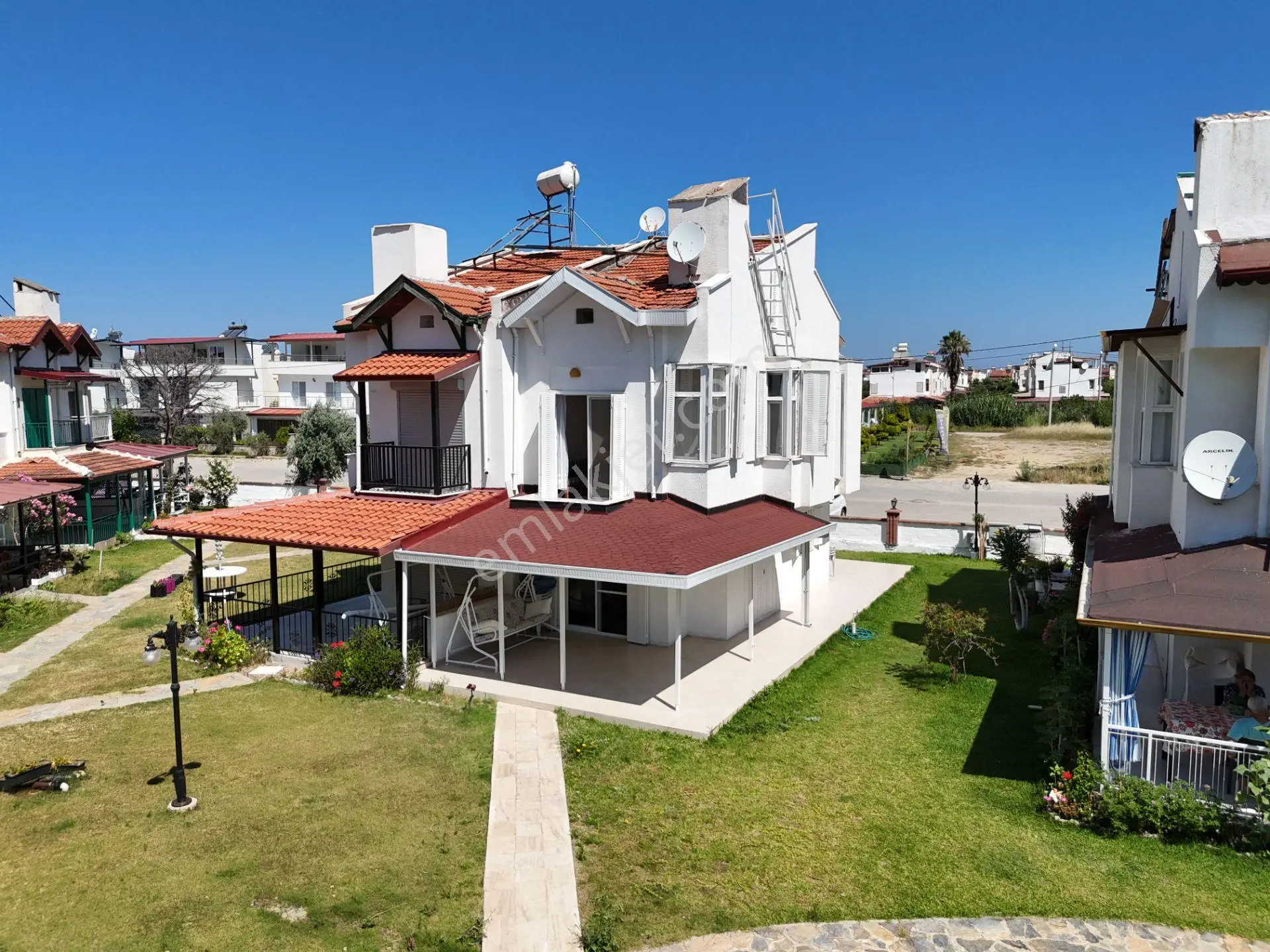 Güzelçamlı Tuse Sitesinde, Büyük Havuzlu Sitede Ferah 3+1 Villa - Görsel 3