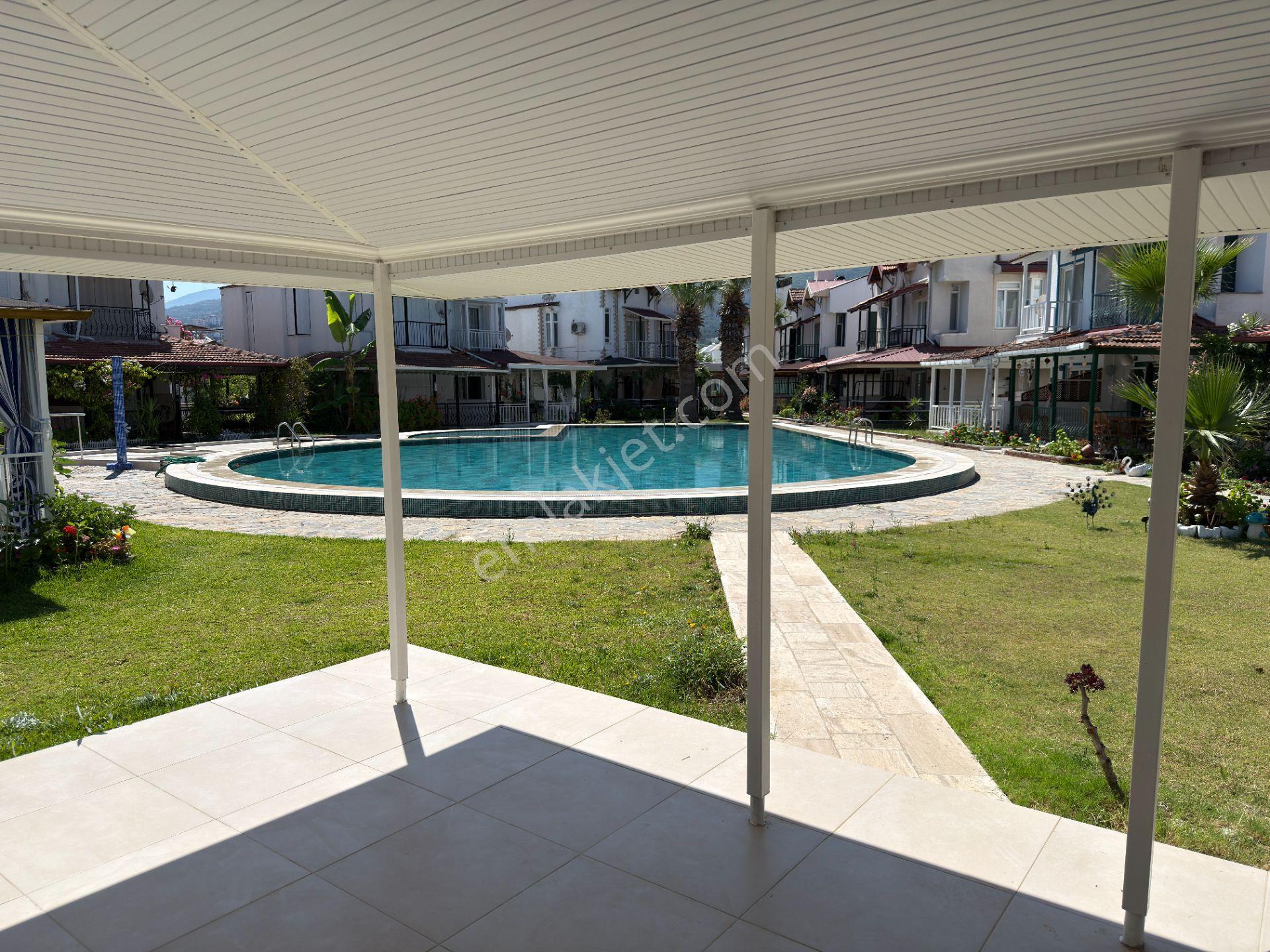 Güzelçamlı Tuse Sitesinde, Büyük Havuzlu Sitede Ferah 3+1 Villa - Görsel 12