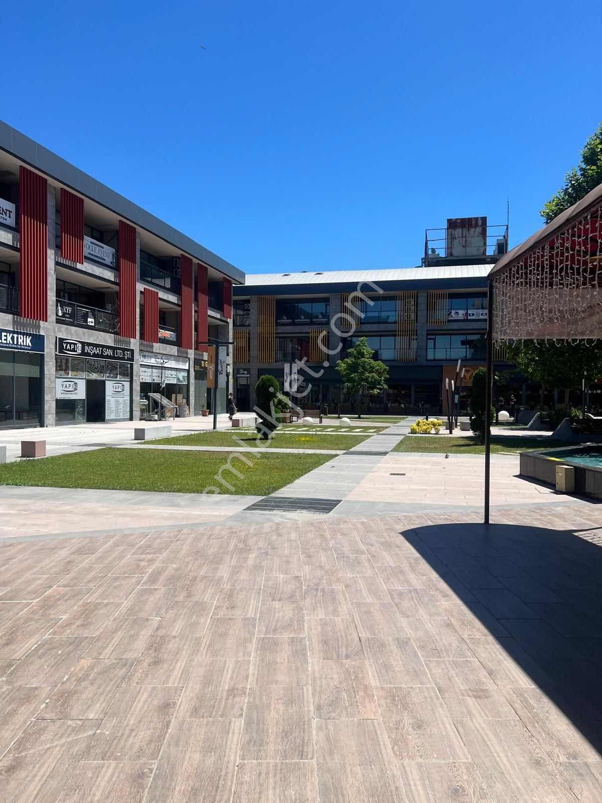 Sancak Emlak'tan Meydan54 De Kiralık Dükkan