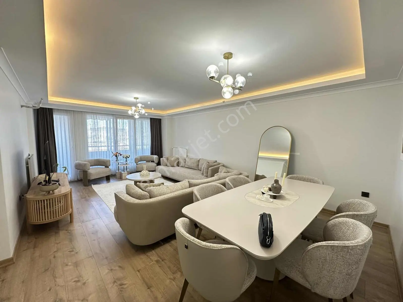 Başak Palece Sitesi 3+1 206 M2 Büyük Balkonlu