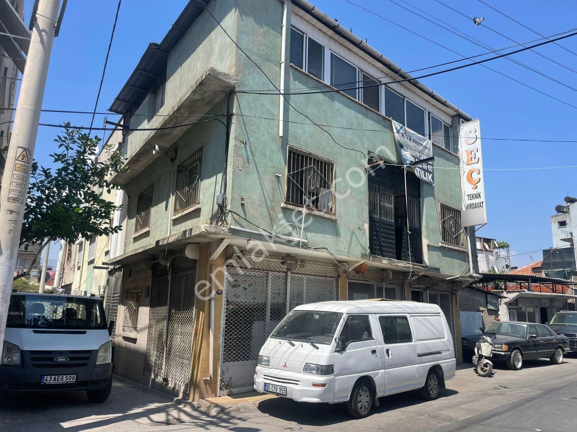 Bornova Yavuz Selim Cad. Üzeri Satılık 3 Katlı İş Yeri (309 M²)