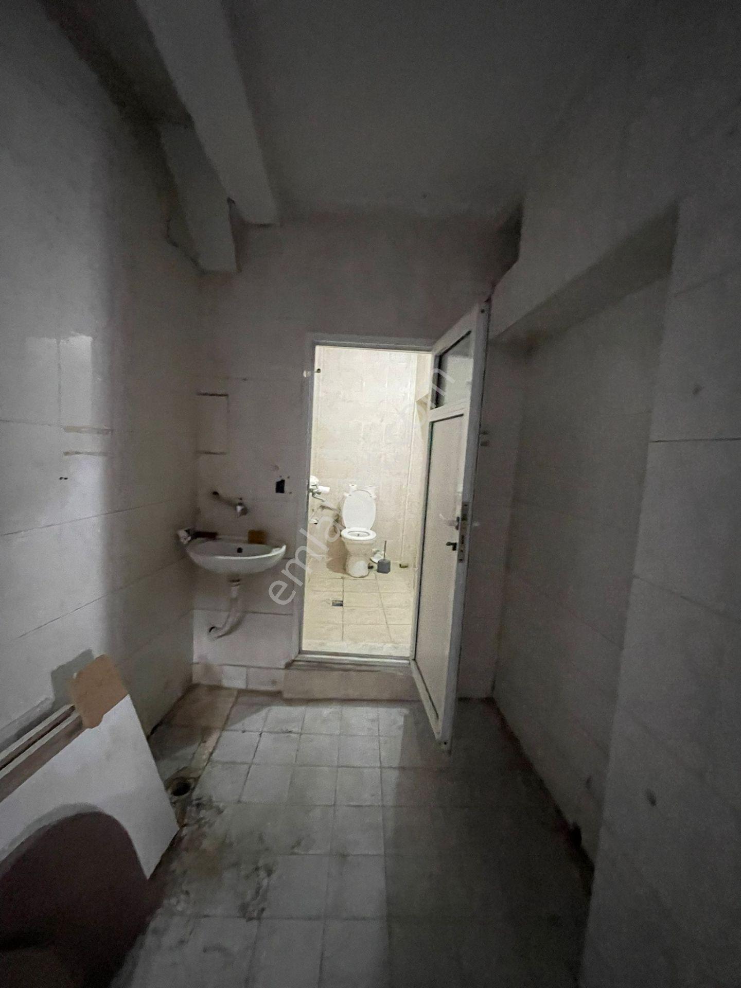Bornova Yavuz Selim Cad. Üzeri Satılık 3 Katlı İş Yeri (309 M²) - Görsel 20