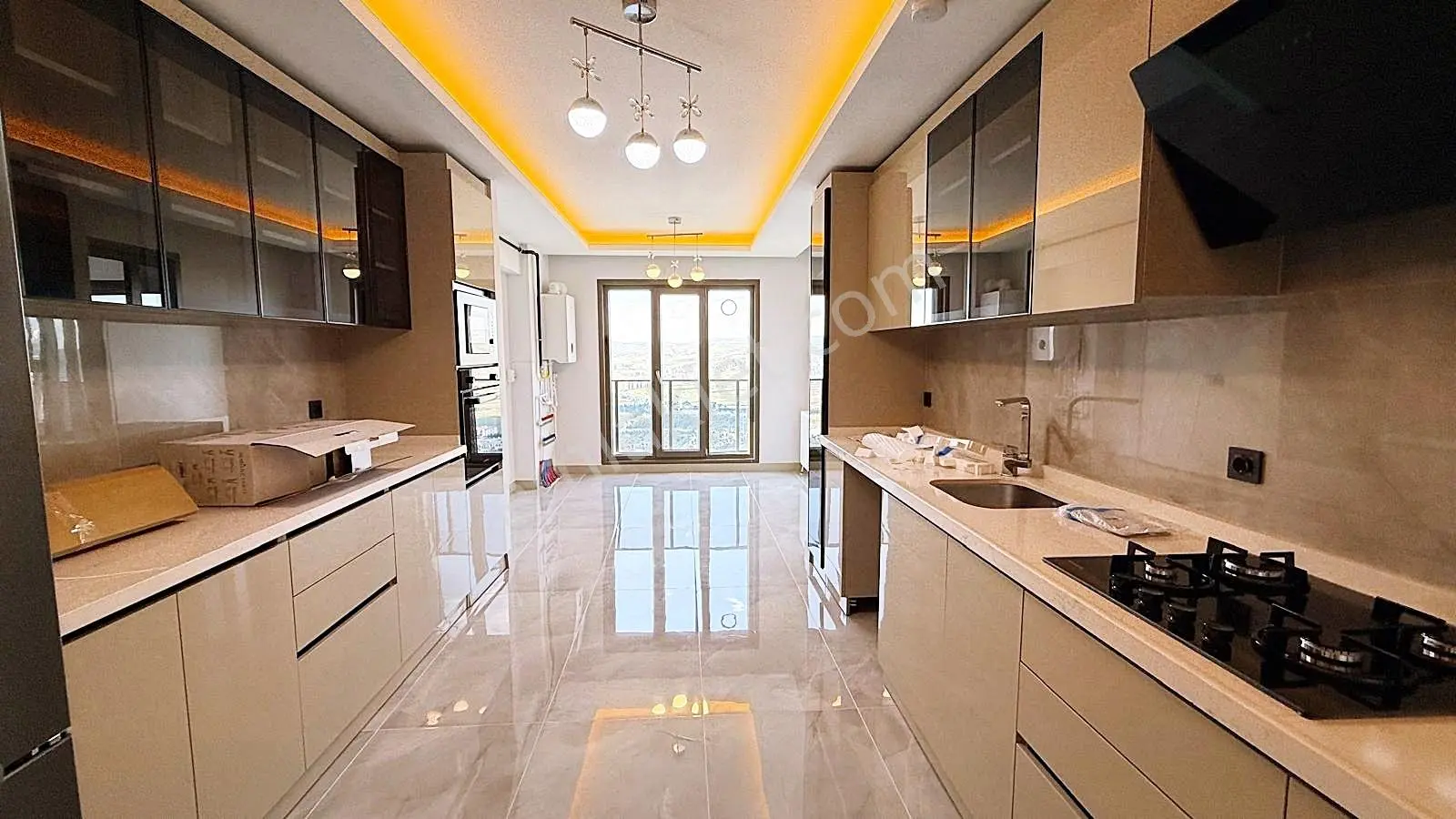 Agen'den Selim Cad Yakın Ful Yapılı Manzaralı Sıfır 3+1 Daireler
