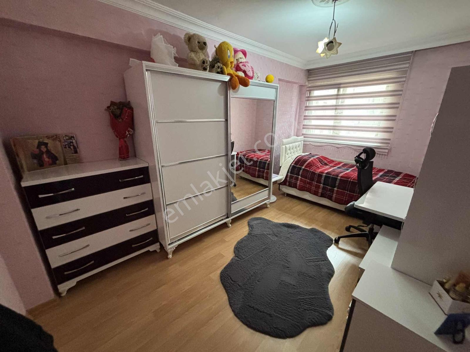 Gülpınar İlkokulu Yanın'da Ara Kat Ön Cephe 3+1 Satılık Daire - Görsel 32