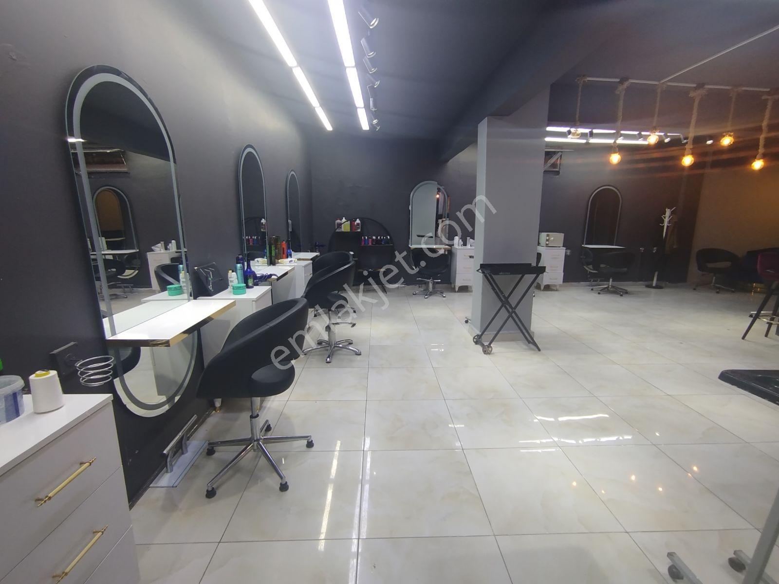 Bahçelievler'de 250 M² Hazır Müşterili Devren Kuaför Salonu - Görsel 4