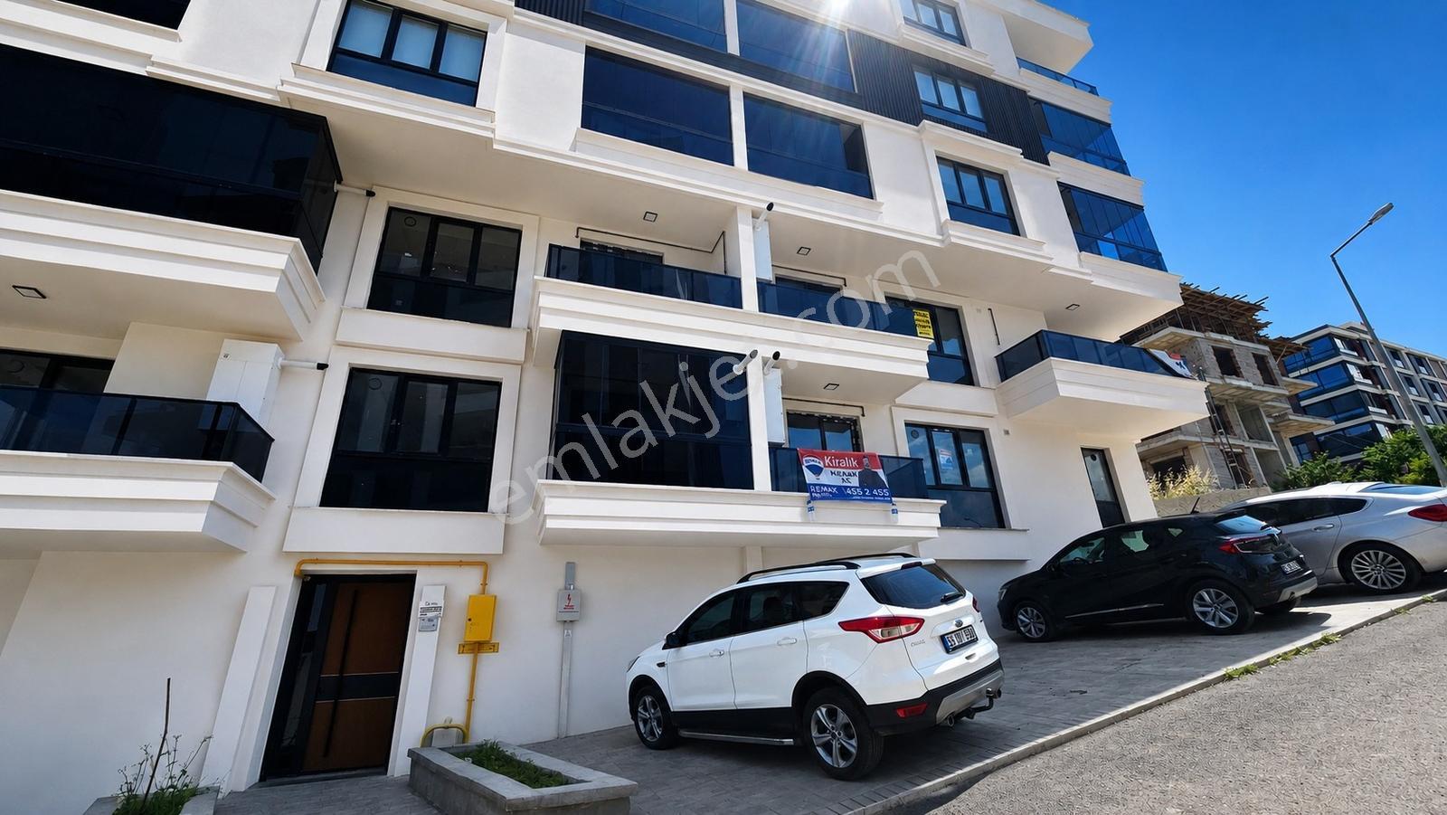 M.kaan Ak | Balaç'ta / 1.kat / Modern & Kaliteli / Kiralık 1+1 !