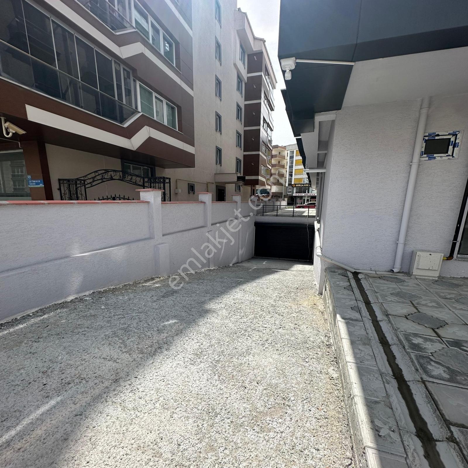 Gop Mahallesinde Cadde Cephe 2+1 Ara Kat Sıfır Daire - Görsel 2