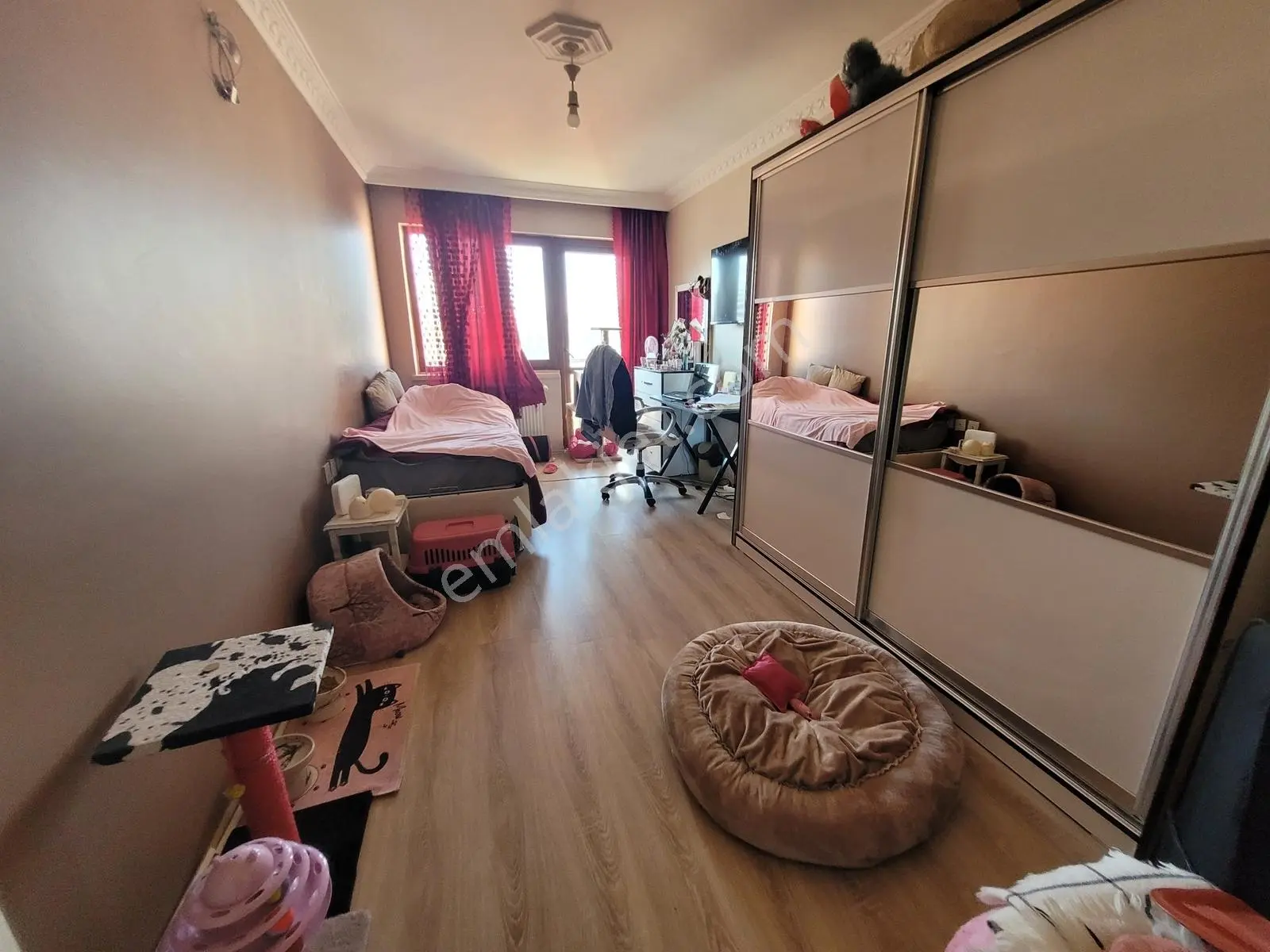 Geniş Ailelere Özel 2 Mutfaklı 6 Oda 1 Salon Dubleks Daire !! - Görsel 14