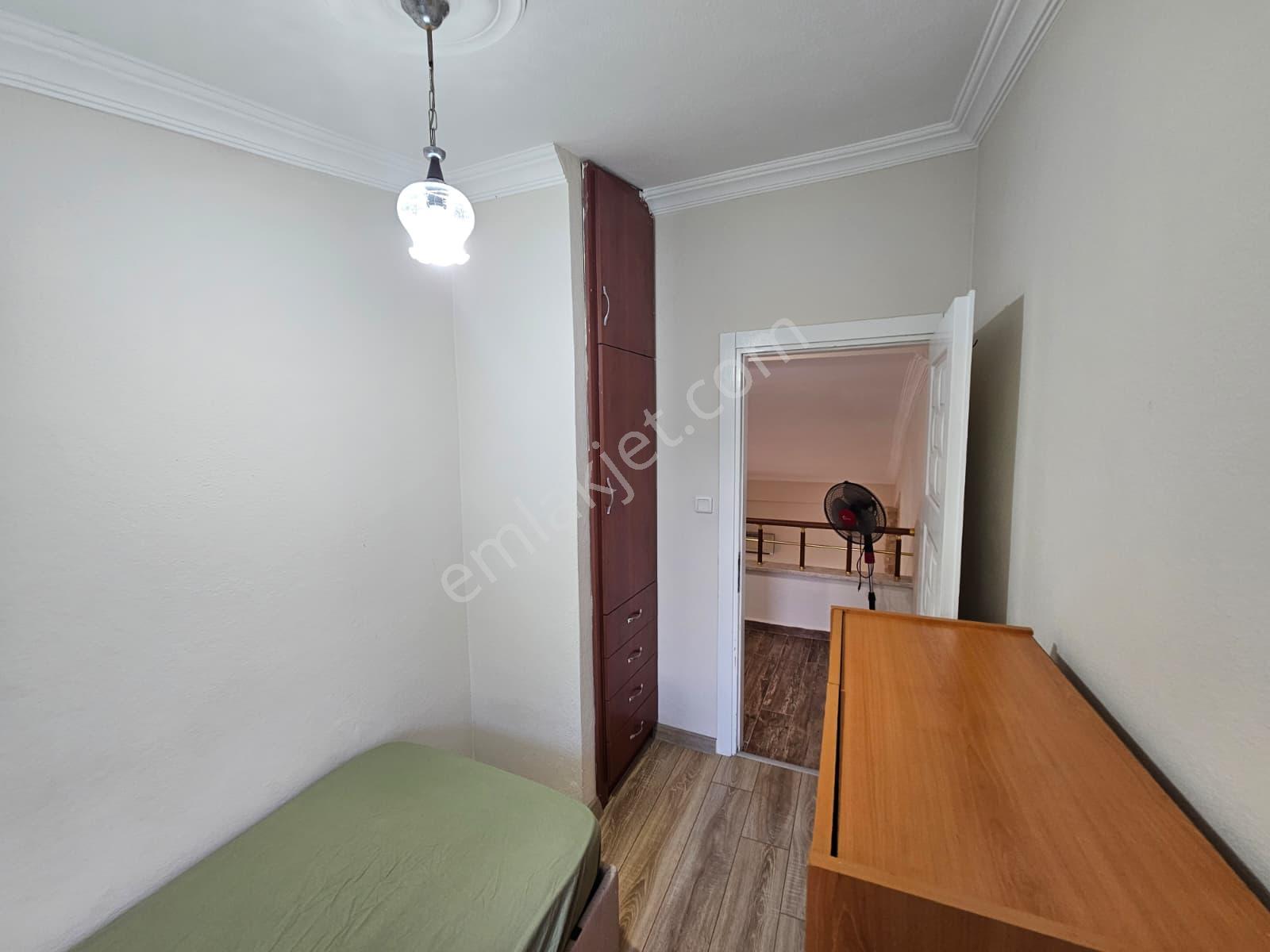 Burhaniye'de Denize Sıfır Sitede Kiralık 3+1 Müstakil Villa - Görsel 29