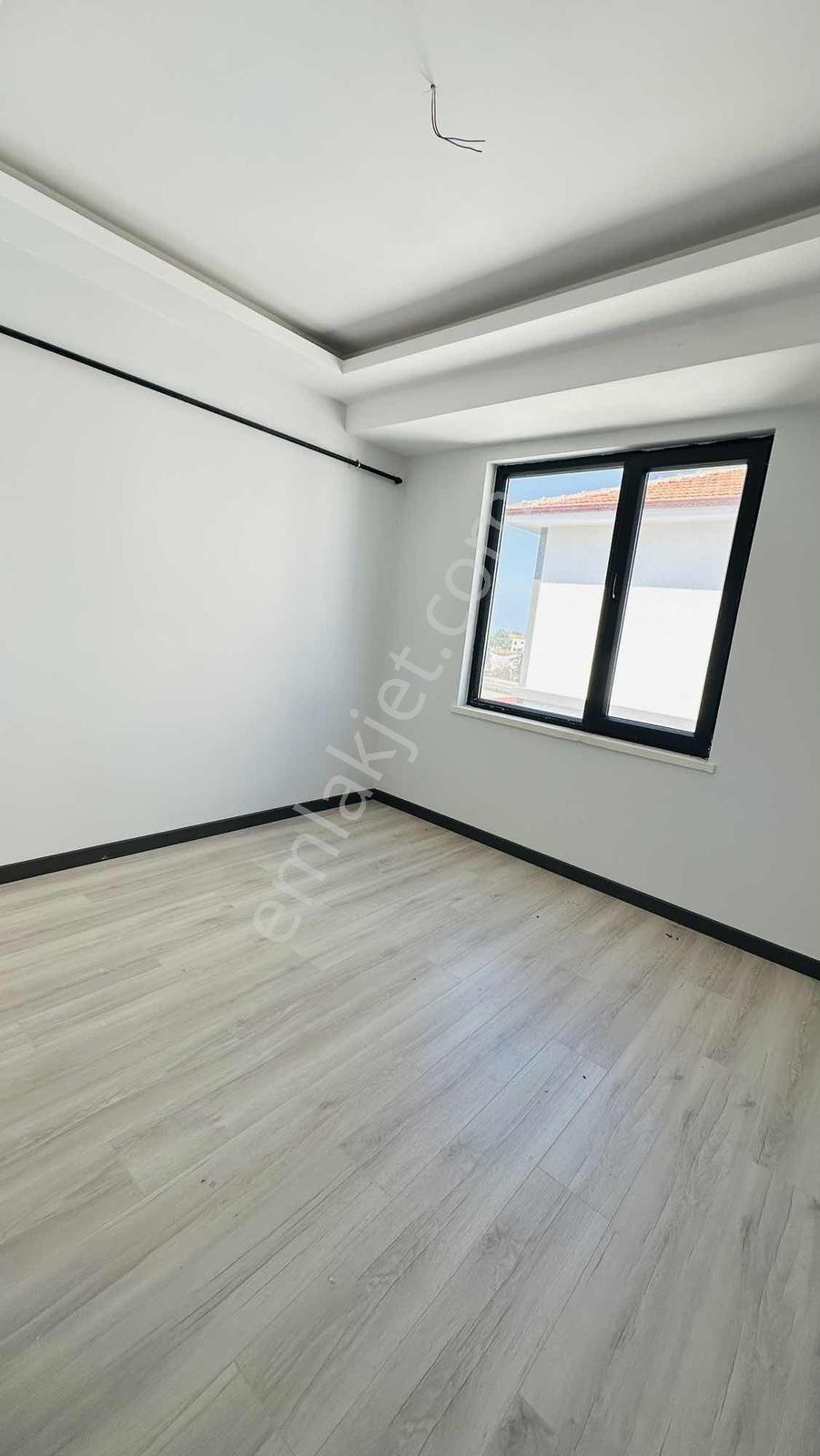Re/max Rabia Saraçtan Çakırlarda Satılık 1+1 Daire - Görsel 4