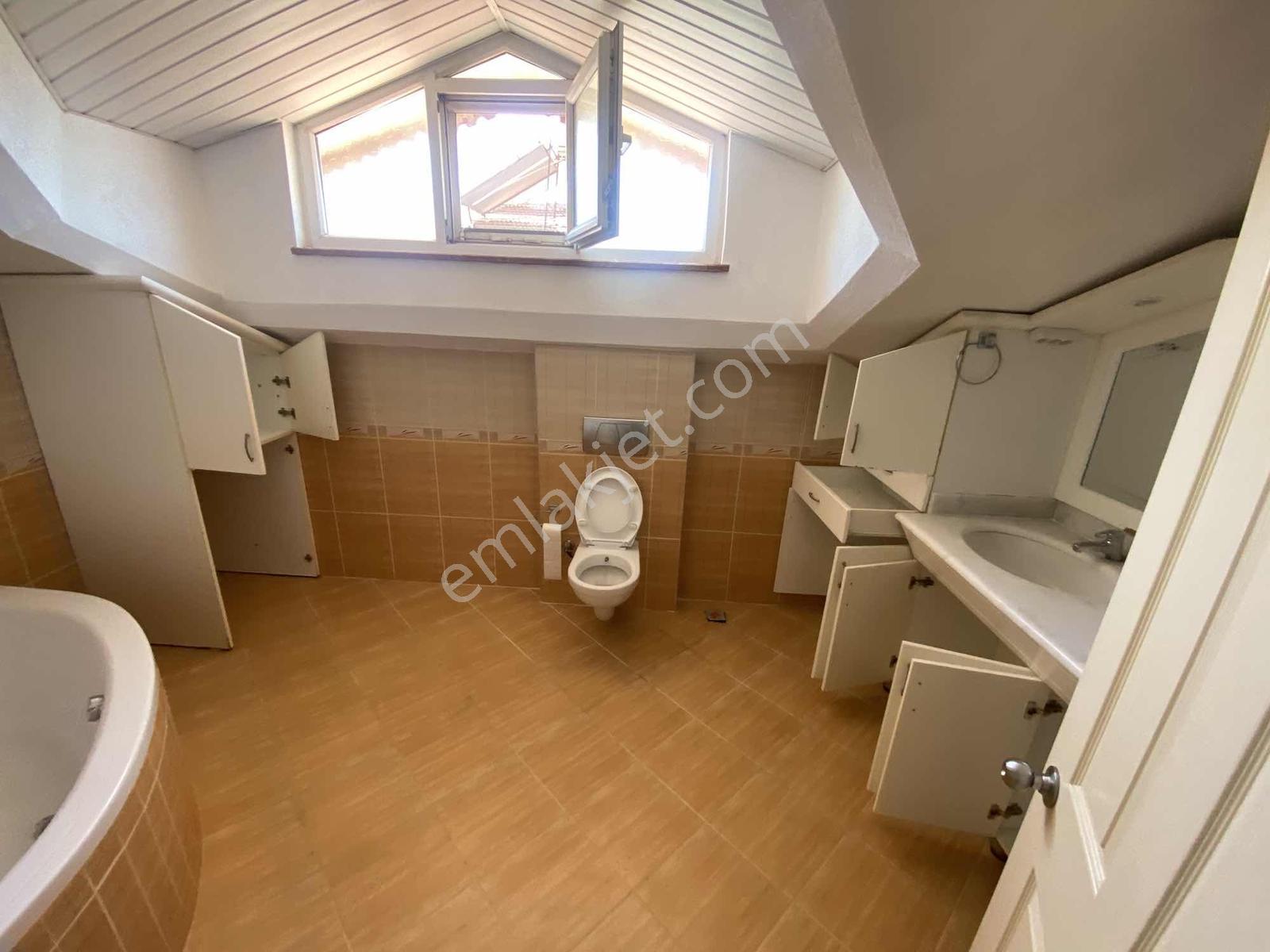 Side Mahallesinde Denize Yakın Kiralık 3+1 Geniş Dubleks Daire - Görsel 8