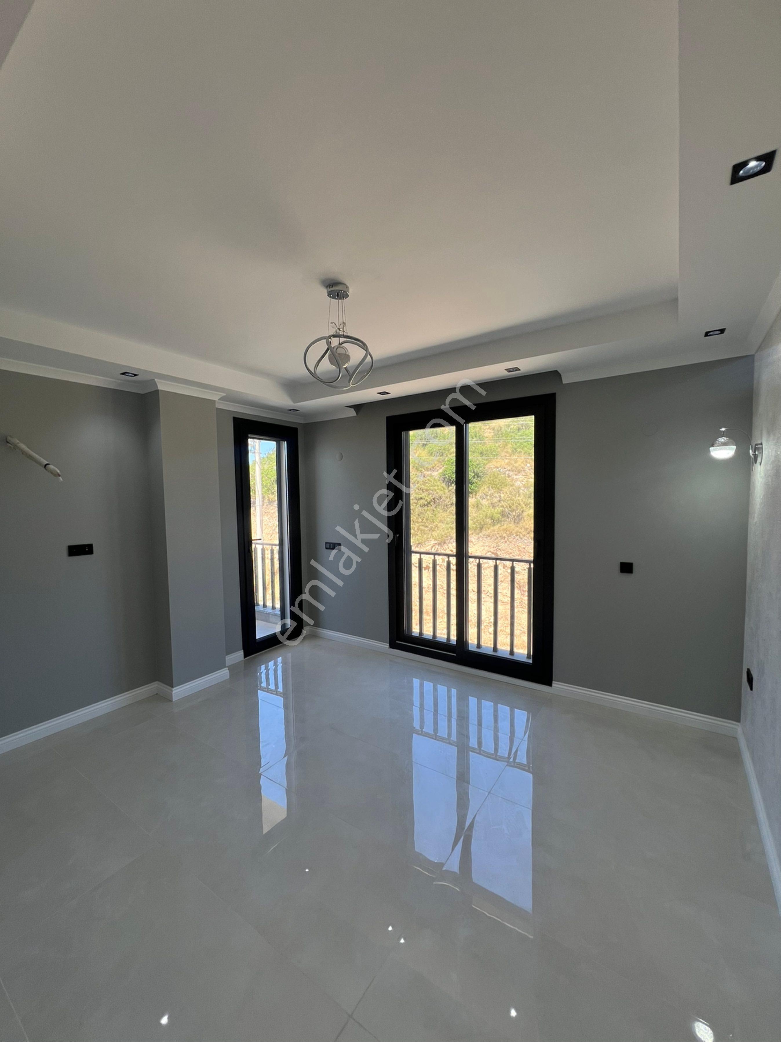 Satılık Lüks Deniz Manzaralı Villa - Görsel 13