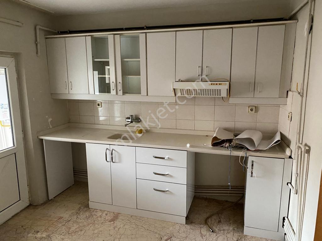 Ulaş Emlak Elvankent Merkezde Site İçerisinde 3. Katta Kombili - Görsel 13