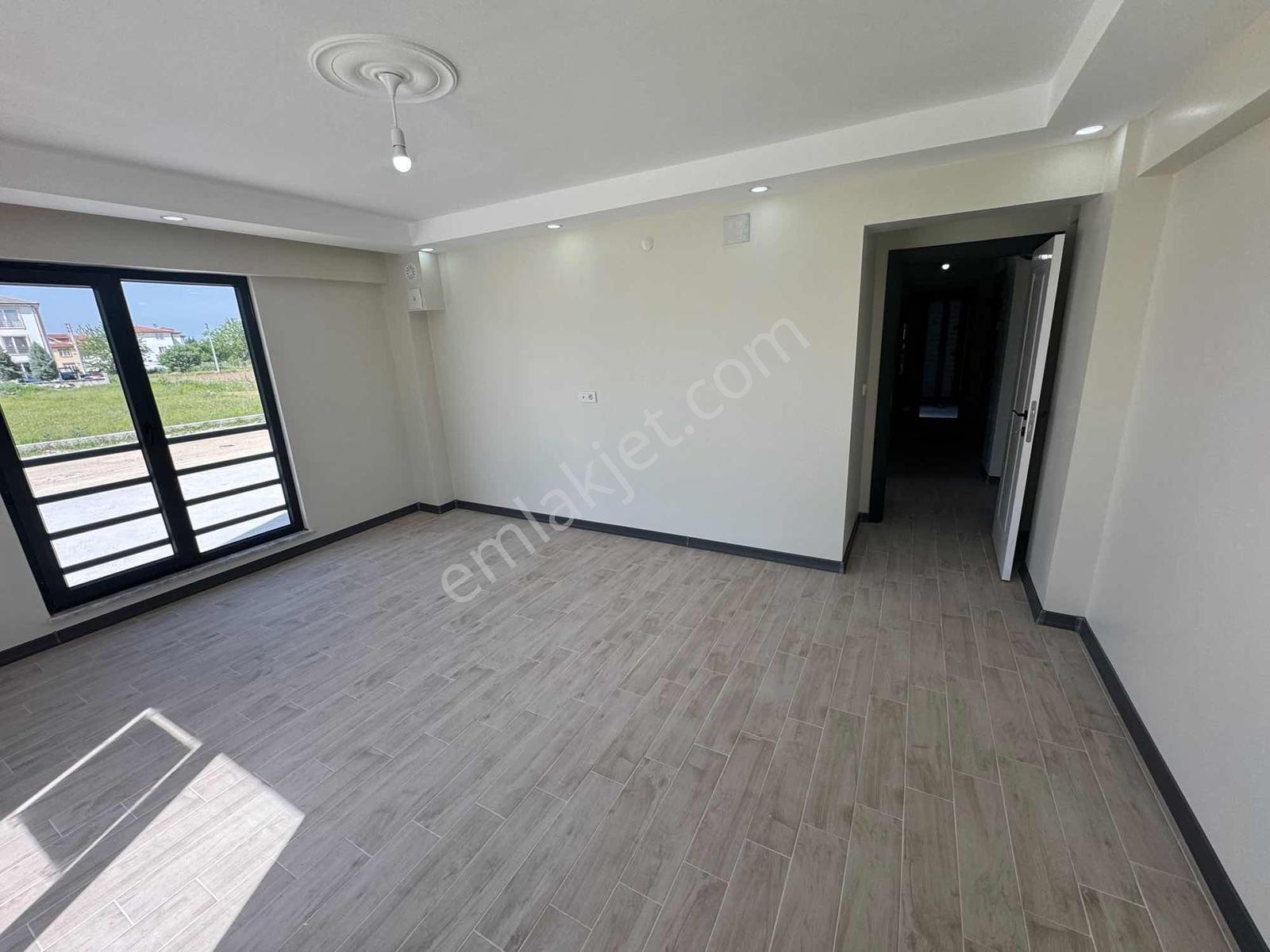 Sancak Emlak'tan Yeni Mahallede Extralı Kiralık 2+1 Daire - Görsel 12