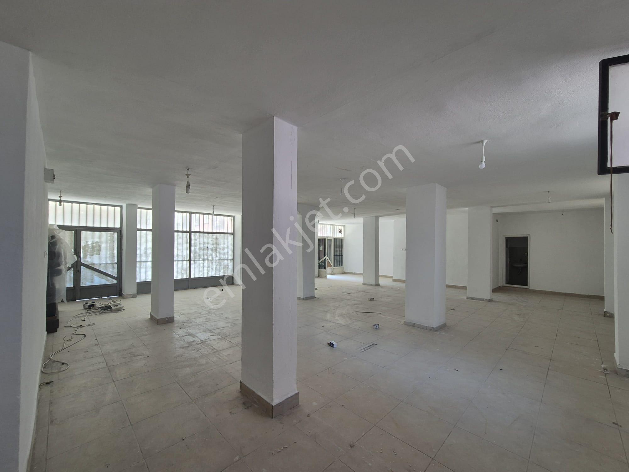 Hacivat Metro Yakınında 180 M² Kiralık Dükkan Depozito Yok! - Görsel 7