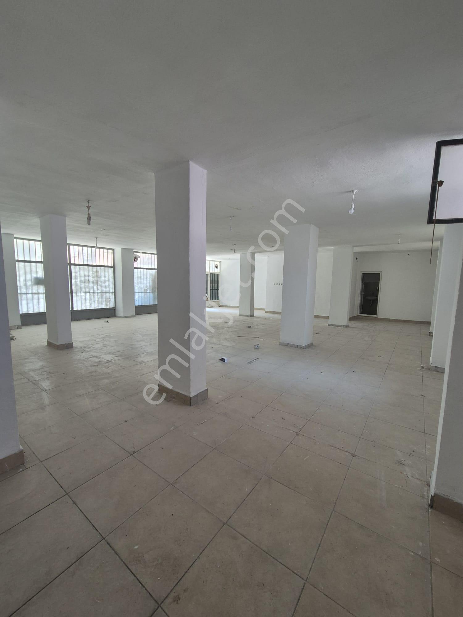 Hacivat Metro Yakınında 180 M² Kiralık Dükkan Depozito Yok! - Görsel 4