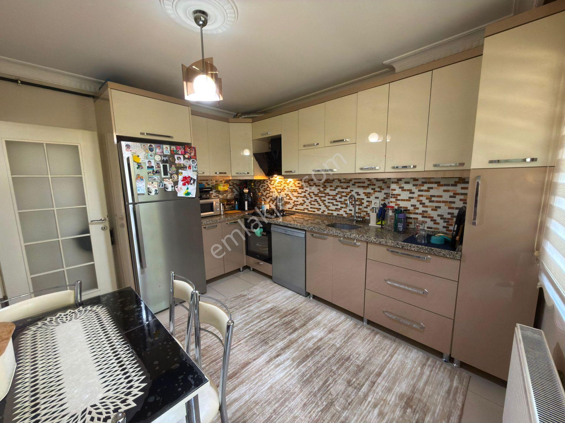 Üç Kardeşler'den Uğurmumcu Mah. 3+1 125m2 Satılık 1.kat Daire Asansörlü - Görsel 12
