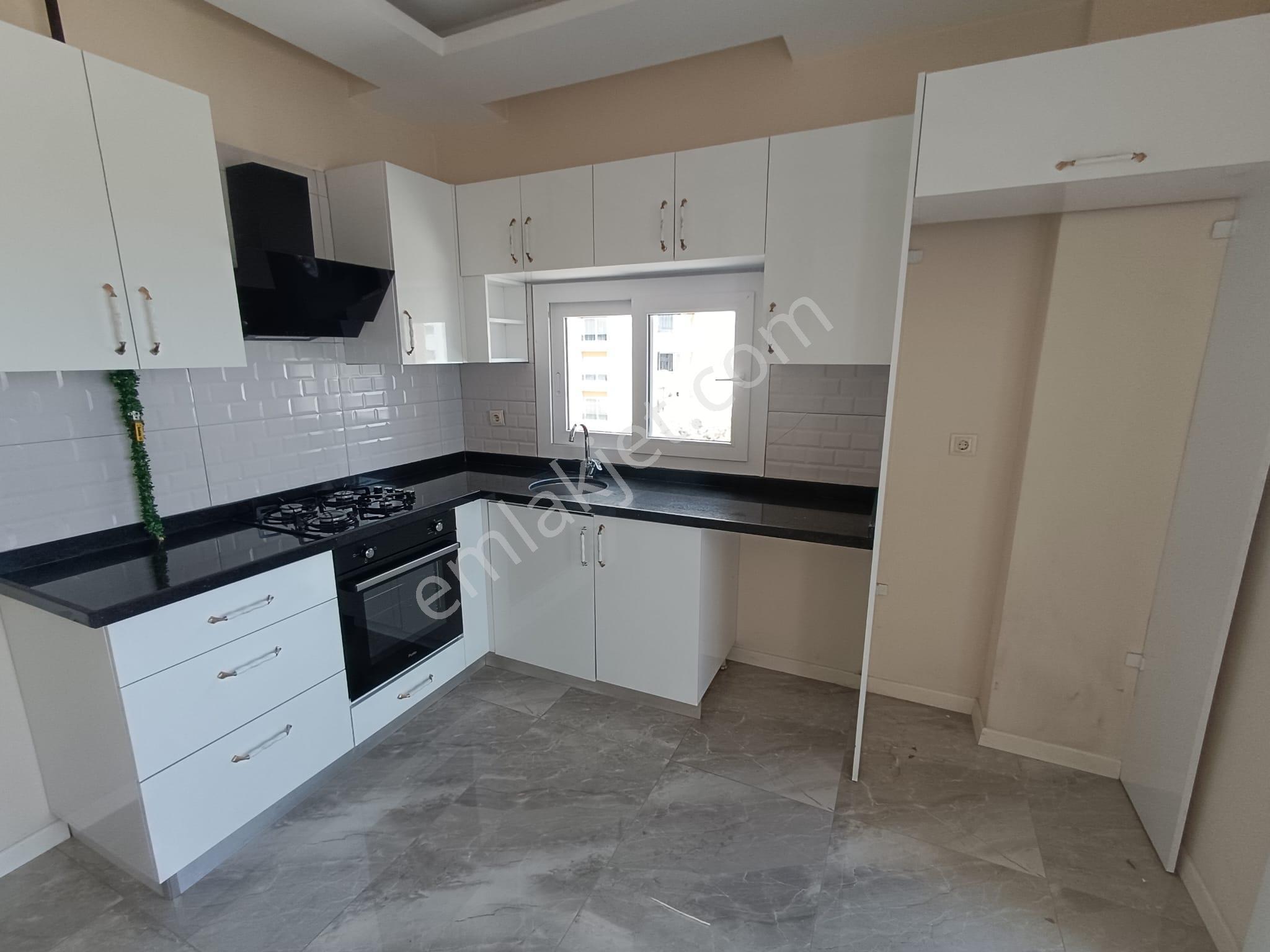 100. Yıl Krimial Civarı 3+1 Kapalı Mutfak+kombili+ankastre Setli Kiralık Daire