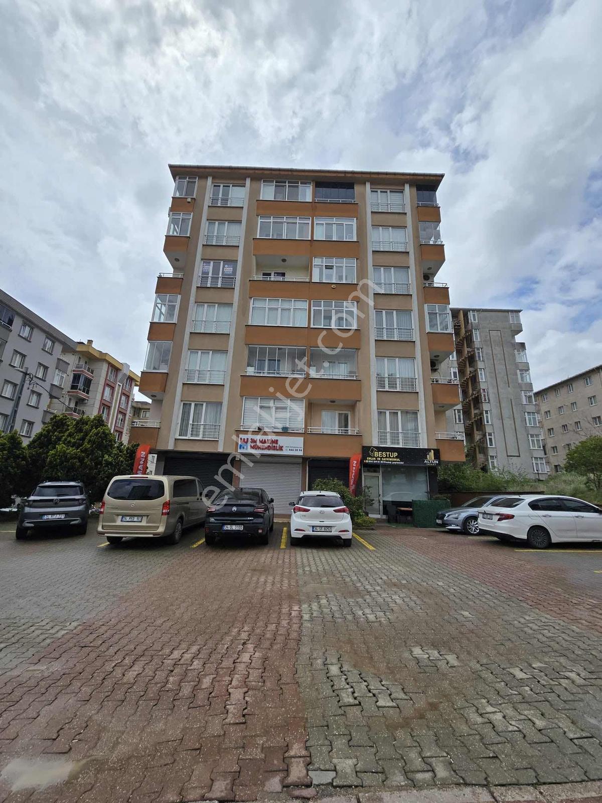 Ümraniye Şerifali Hatboyu Cad Balkonlu Geniş M2 Satılık 2+1