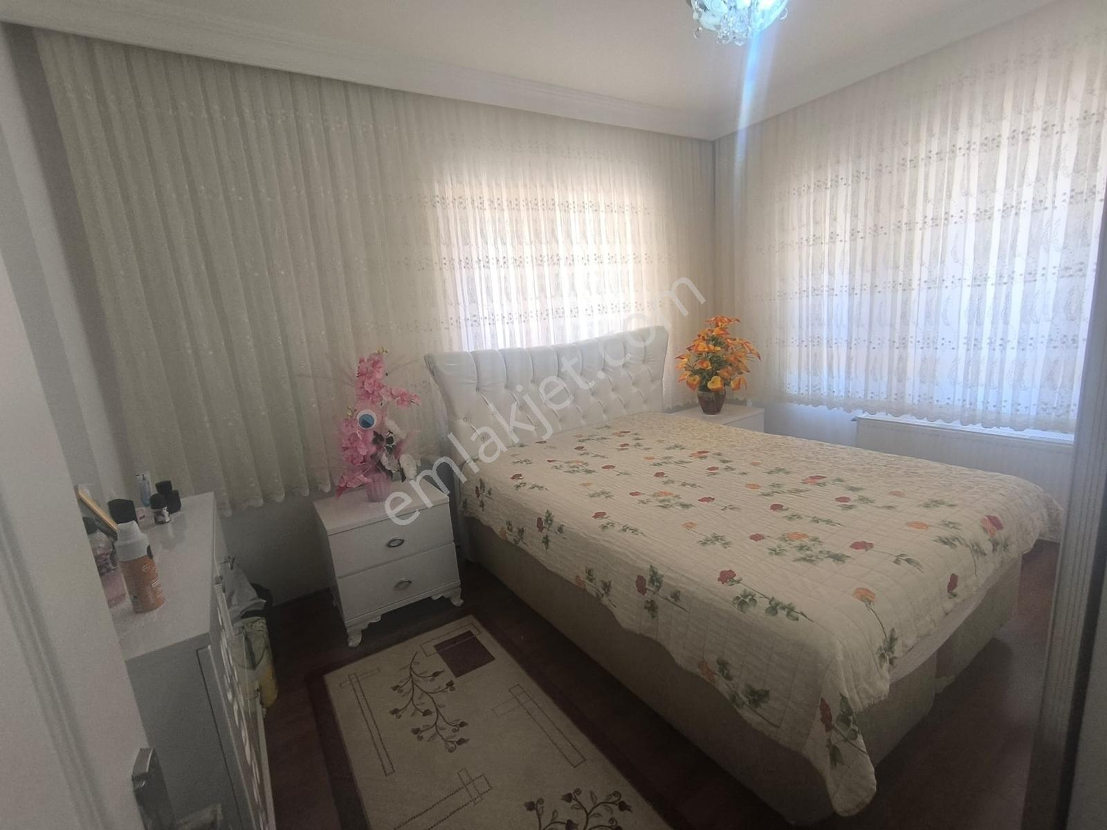 Ufuktepe Saklambaç Caddesinde Geniş Full Yapılı 2+1 Satılık - Görsel 25