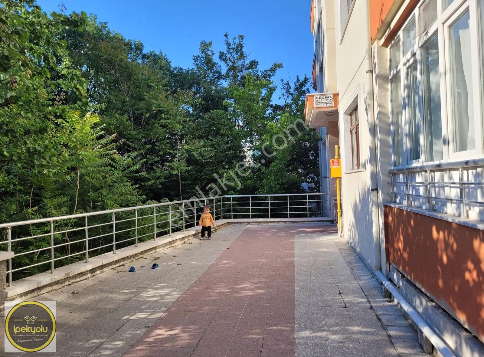 İpekyolu Gayrimenkulden Hacıkarada Köksal Apt. 3+1 Satılık Daire - Görsel 3