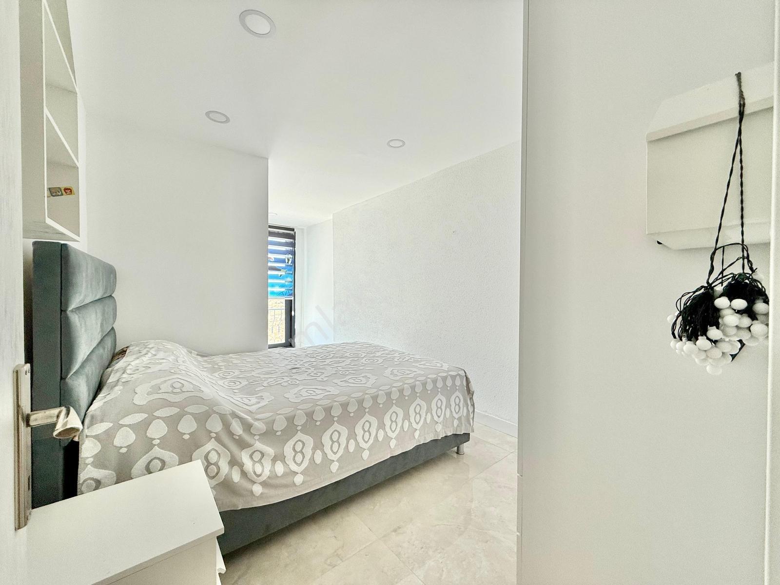 Bağla Deniz Manzaralı Müştemilatlı Özel Plajlı Yapılı 3+1 Villa - Görsel 14