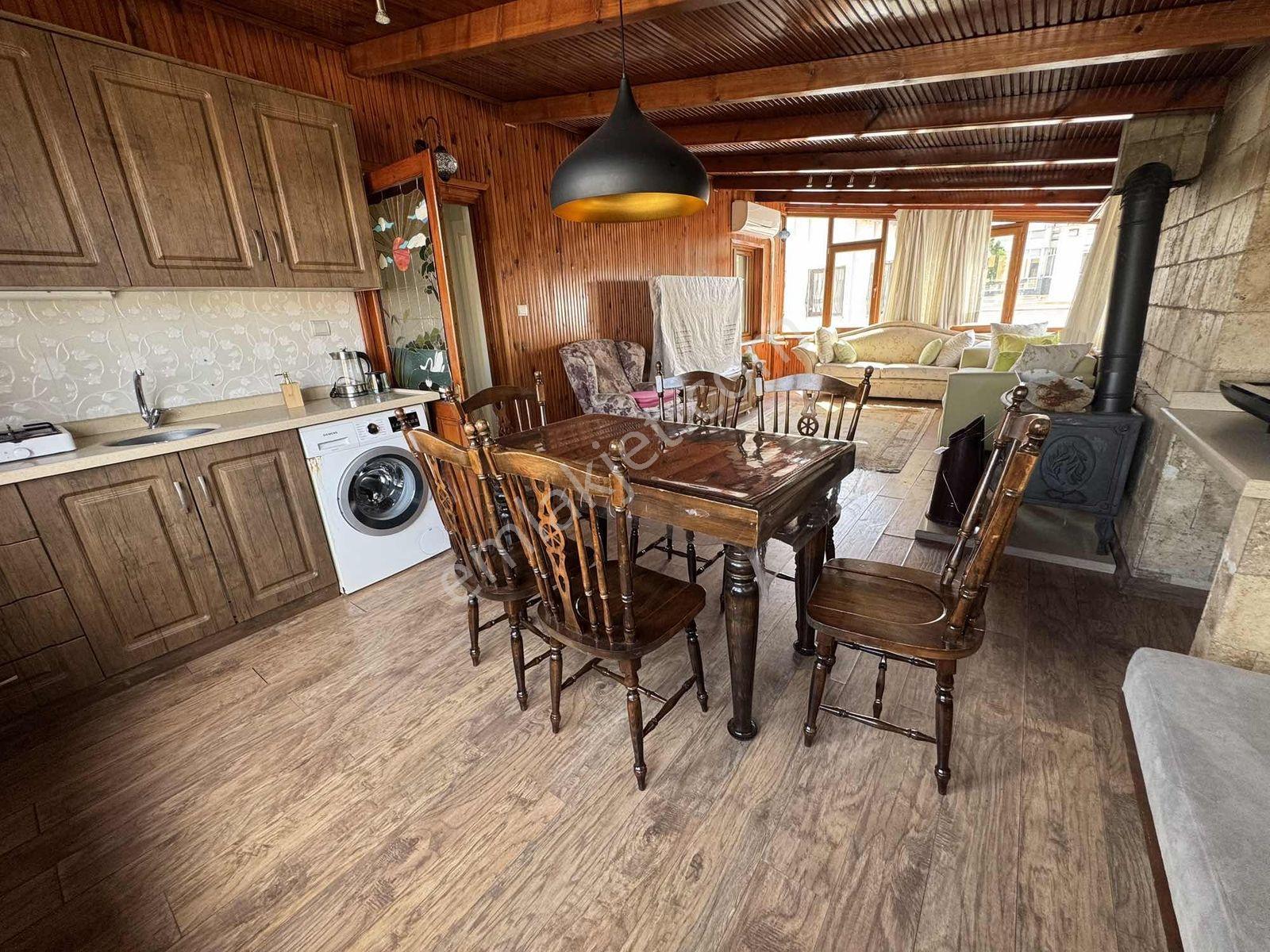 Kumburgazda Denize 50 Metre Site İçinde Eşyalı Satılık 5+2 Villa - Görsel 31