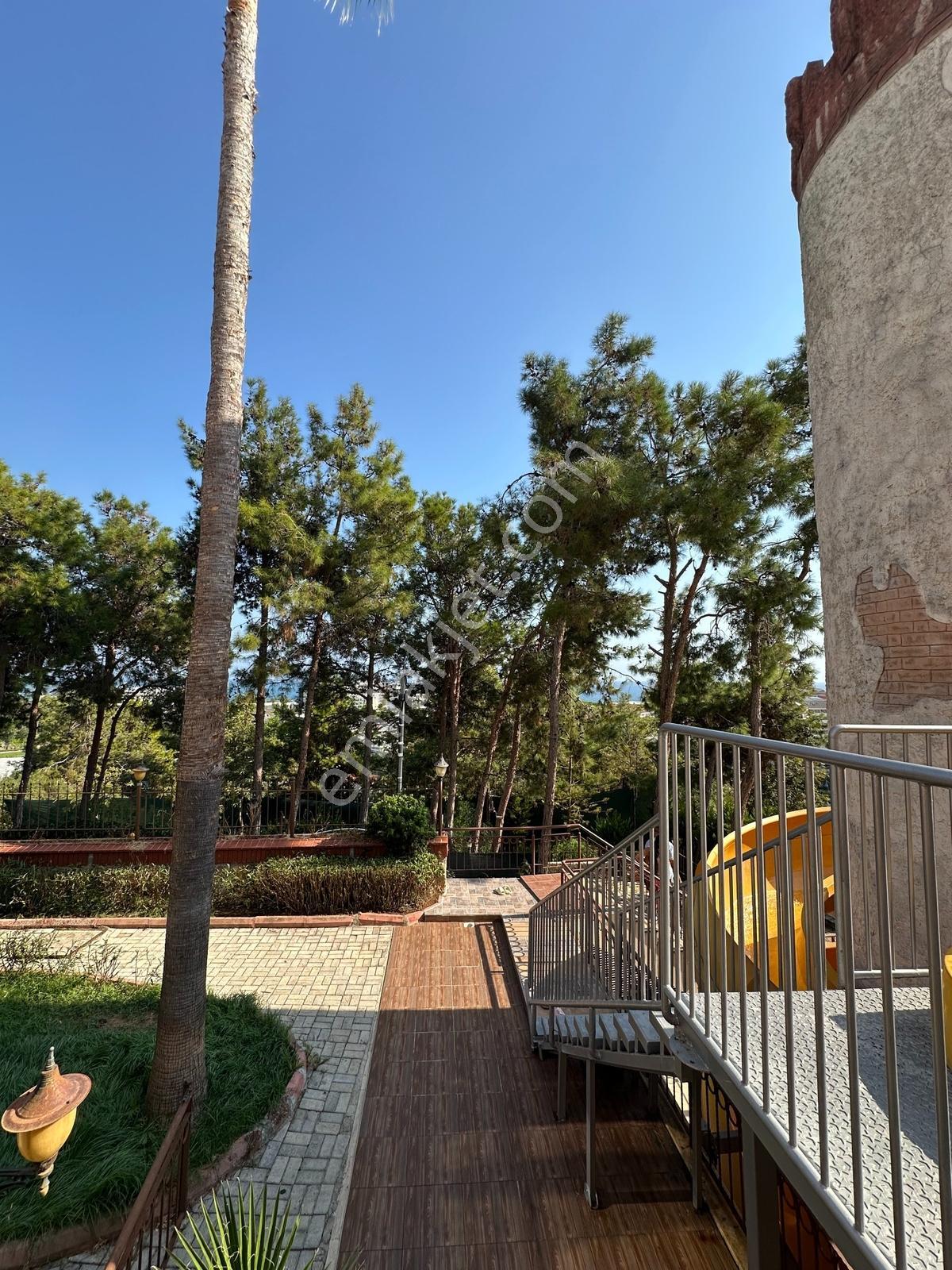 Türkler'de Denize Yakın, Eşyalı Ve İkamete Uygun Lüks 3+1 Villa - Görsel 35