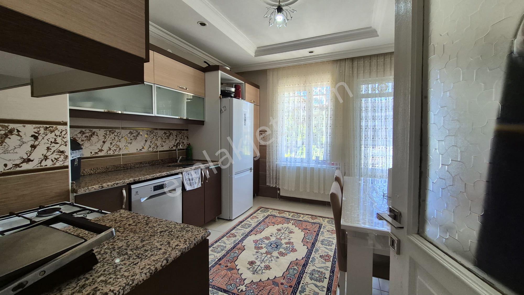 Şifahane Mahallesinde Site İçinde Satılık Geniş 3+1 Daire - Görsel 24