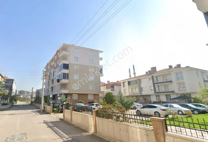 Şifahane Mahallesinde Site İçinde Satılık Geniş 3+1 Daire