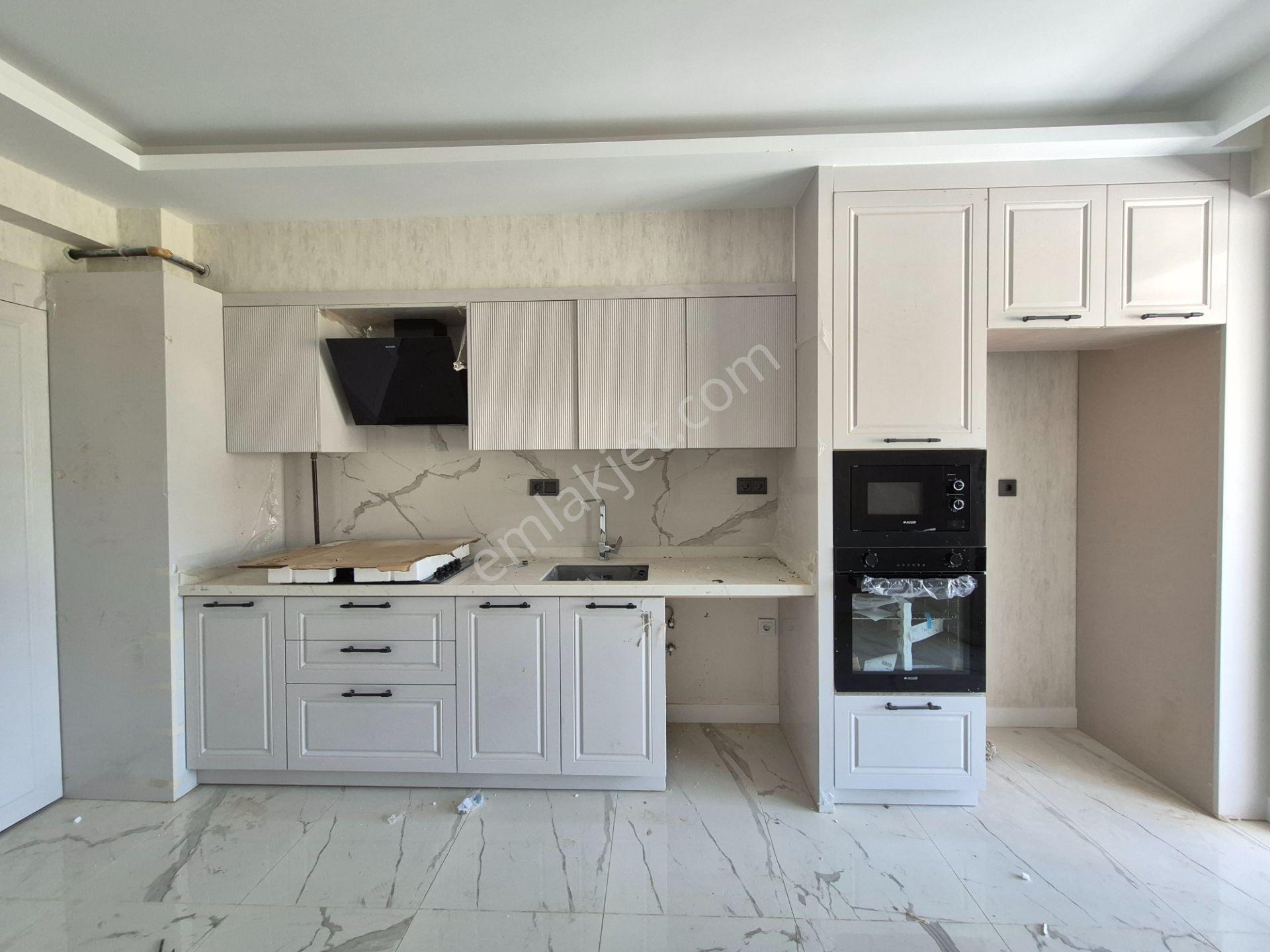 🏡 Selahaddin Eyyubi Mahallesi'nde 3+1 Kilerli | Sıfır Ve Oturuma Hazır Fırsat Daireler - Görsel 12