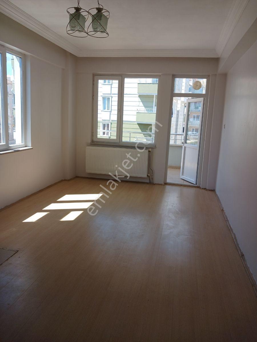 Tokat Bizim Emlaktan Kiralık 3+1 Daire - Görsel 12