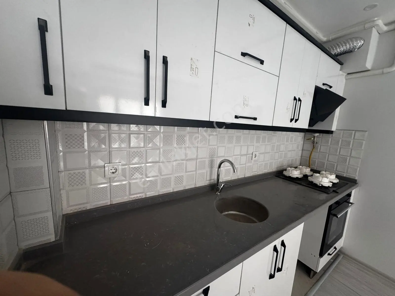Çanakkale Merkez Stadyum Mevki Satılık 1+1 Daire - Görsel 2