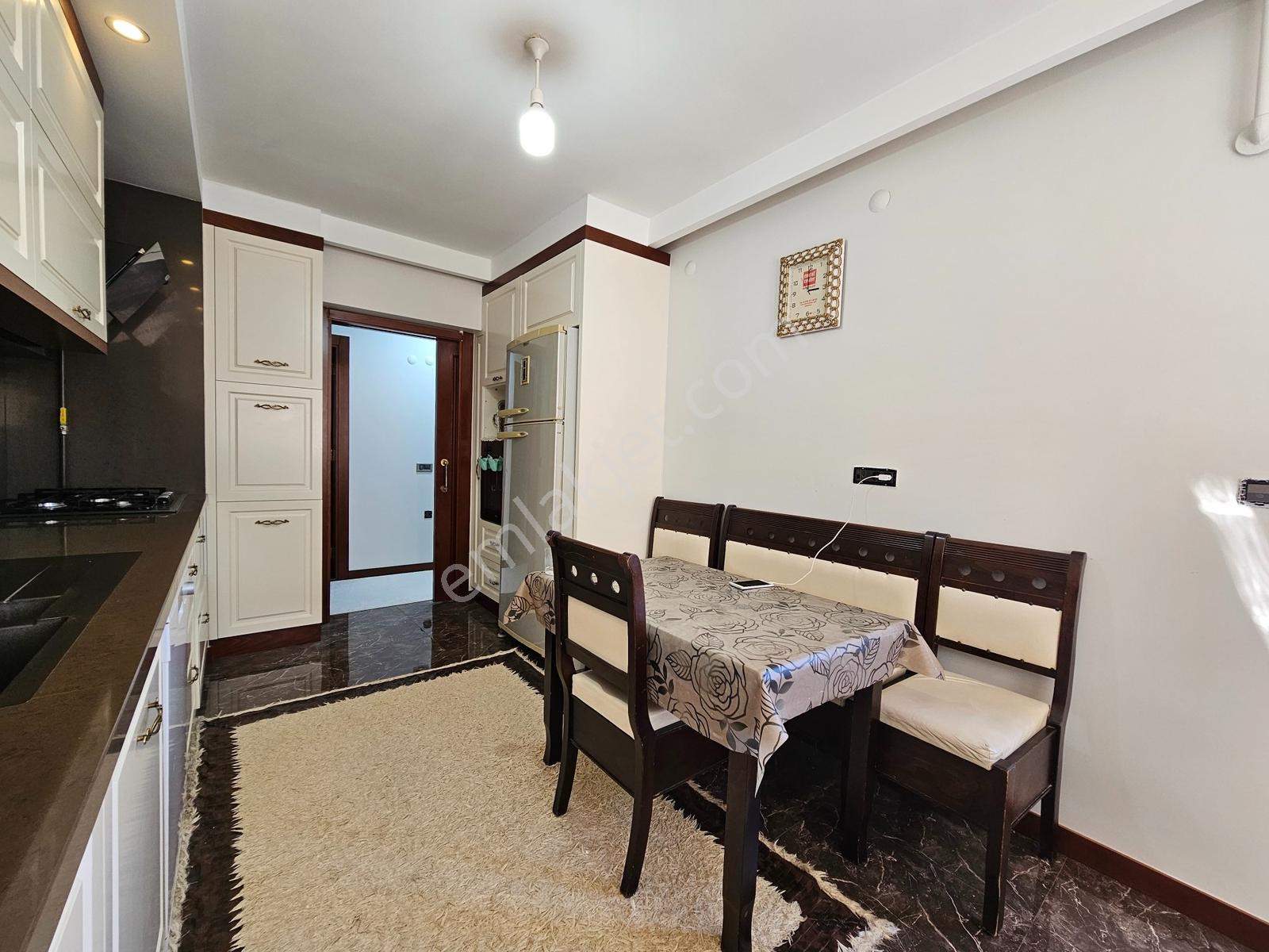 Çaybaşı'nda Tamamen Yenilenmiş Özel Tasarım 3+1 Lüks Daire - Görsel 20