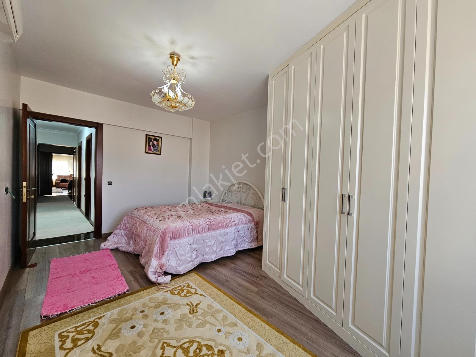 Çaybaşı'nda Tamamen Yenilenmiş Özel Tasarım 3+1 Lüks Daire - Görsel 11