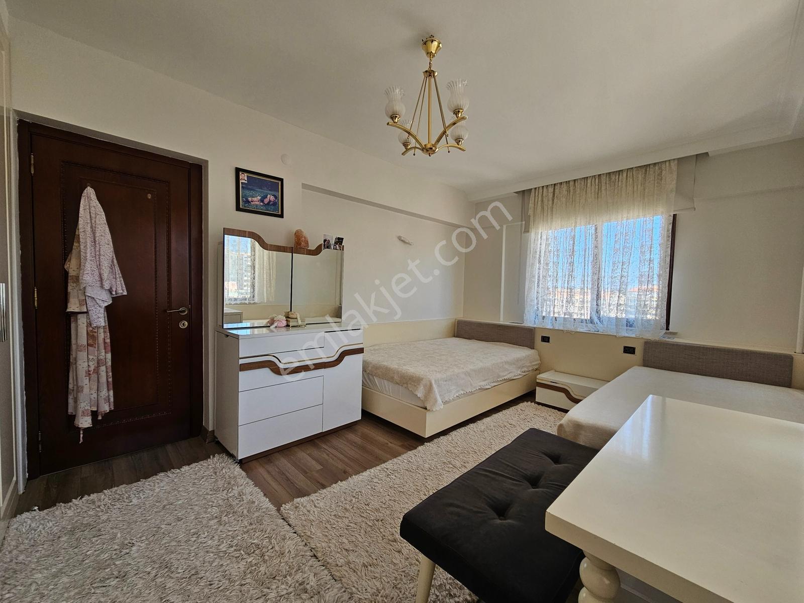 Çaybaşı'nda Tamamen Yenilenmiş Özel Tasarım 3+1 Lüks Daire - Görsel 30