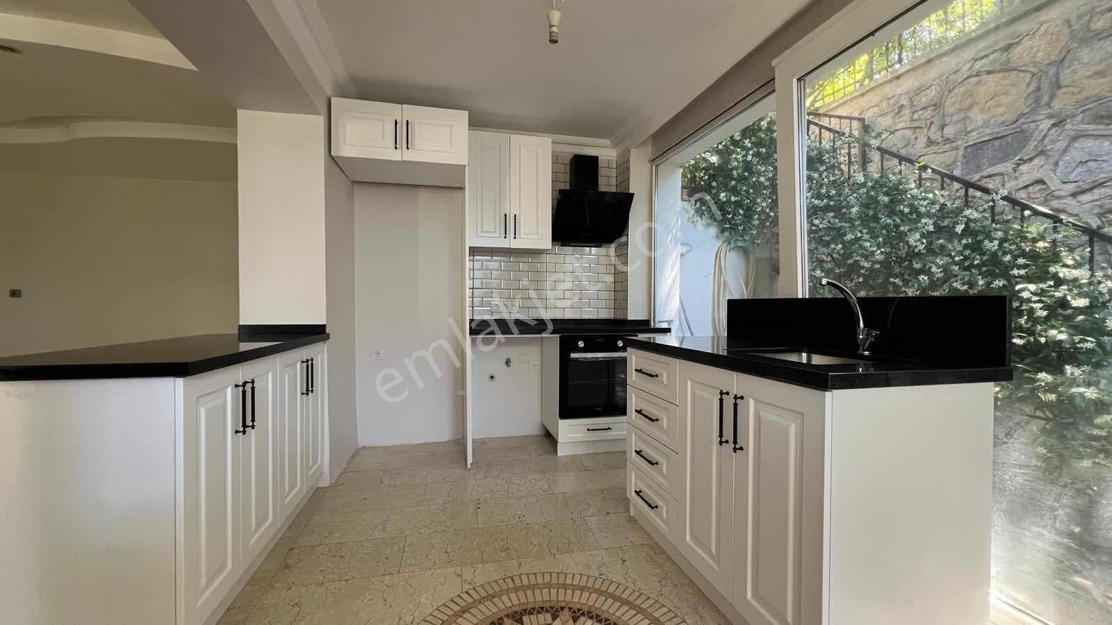 Üsküdar Çengelköy Ata 2 Sitesinde 2+1 Bahçeli Villa Katı - Görsel 21