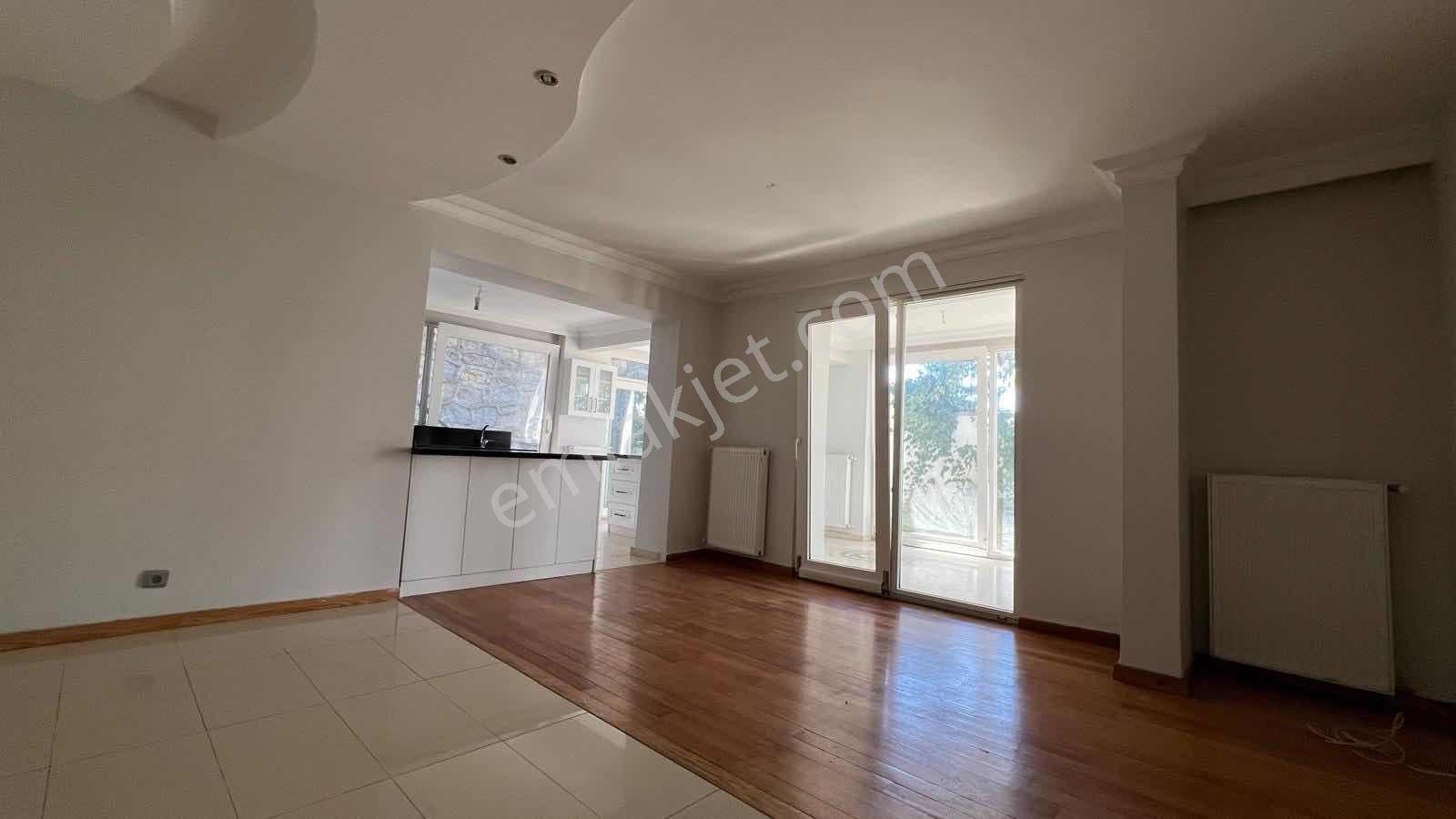 Üsküdar Çengelköy Ata 2 Sitesinde 2+1 Bahçeli Villa Katı - Görsel 2
