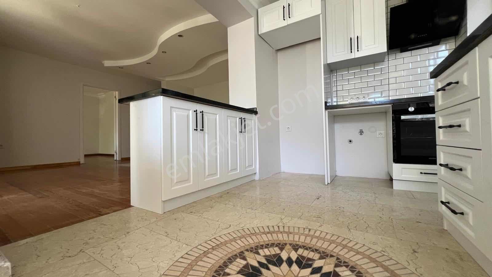 Üsküdar Çengelköy Ata 2 Sitesinde 2+1 Bahçeli Villa Katı - Görsel 27