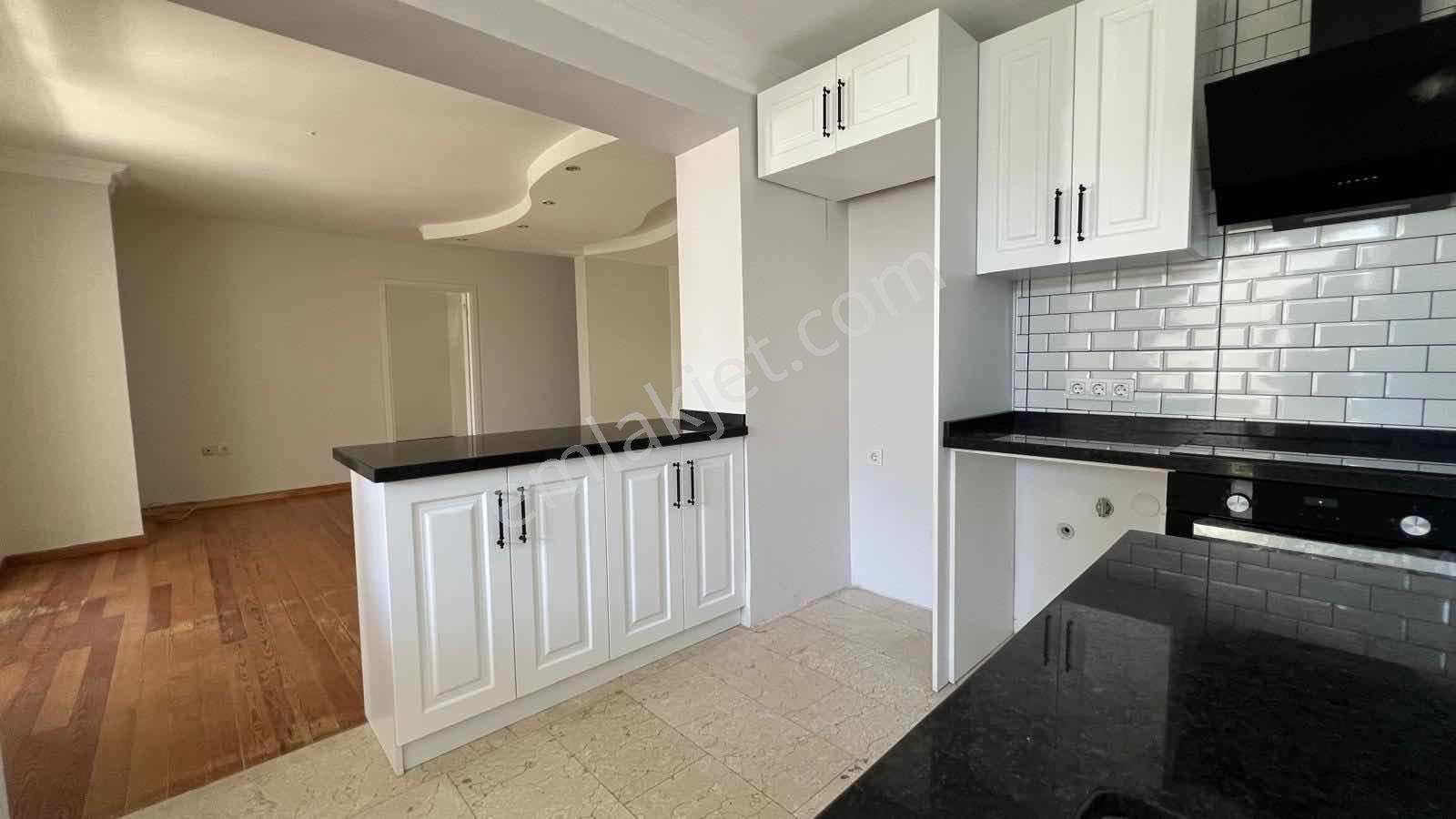 Üsküdar Çengelköy Ata 2 Sitesinde 2+1 Bahçeli Villa Katı - Görsel 19