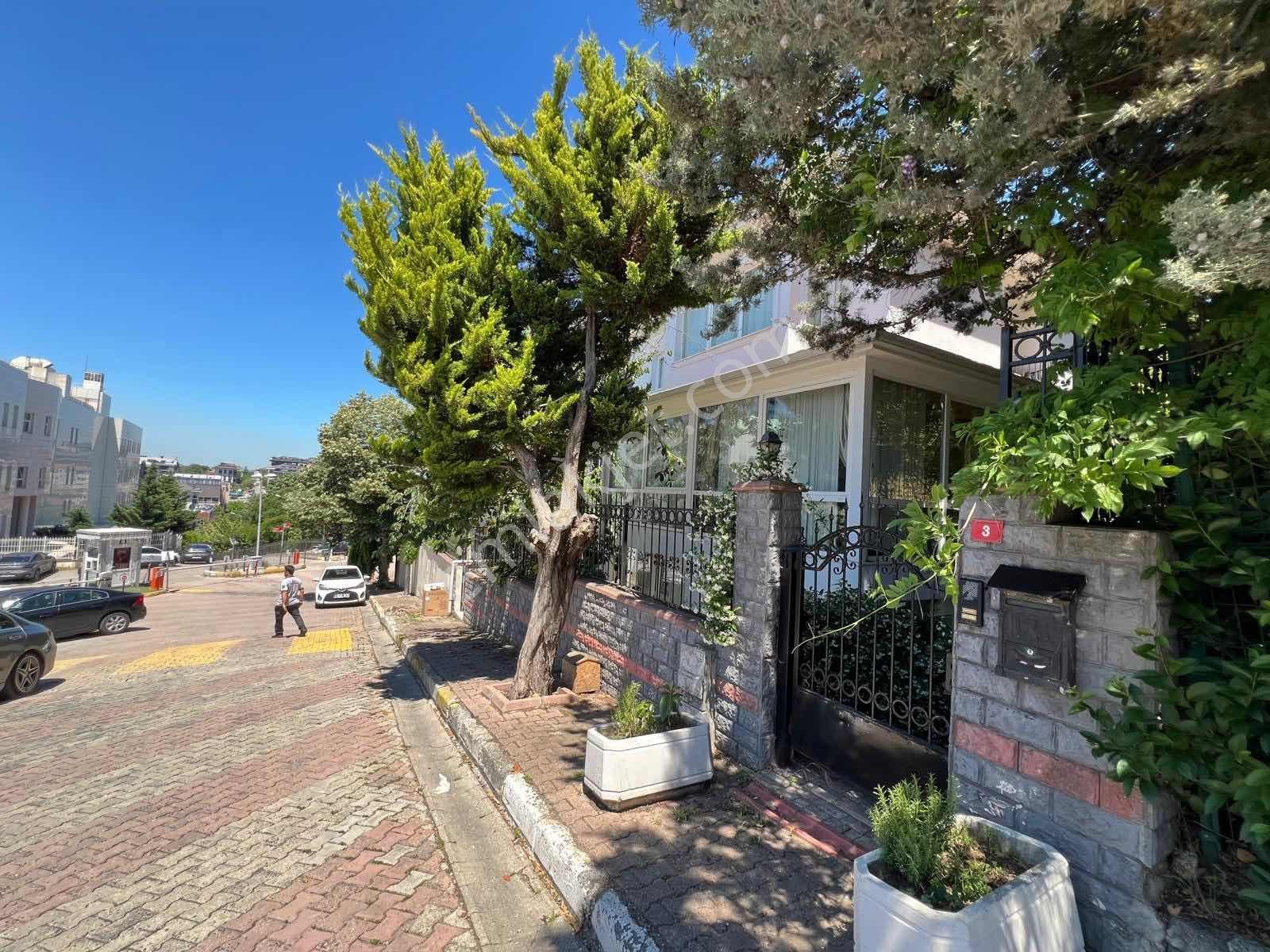 Üsküdar Çengelköy Ata 2 Sitesinde 2+1 Bahçeli Villa Katı - Görsel 23