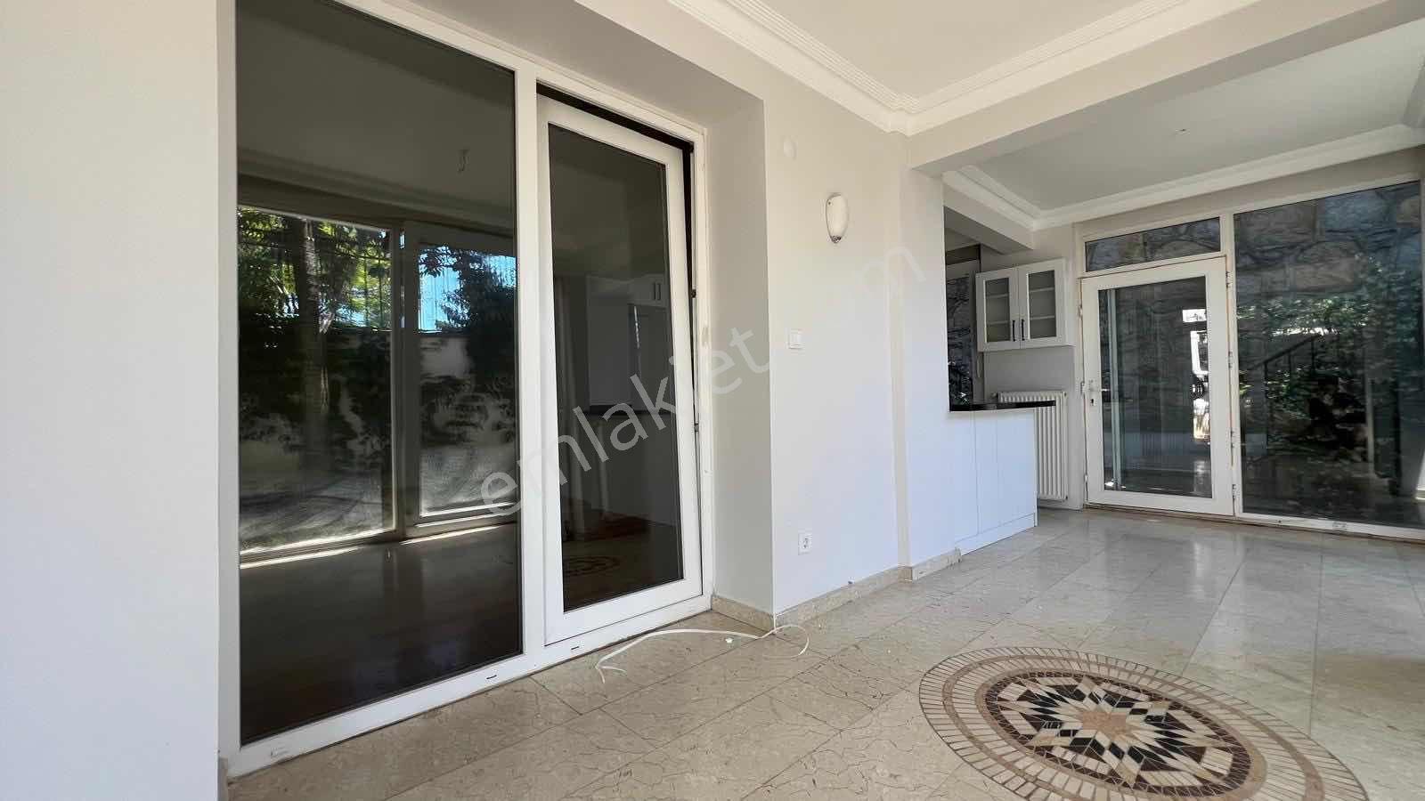 Üsküdar Çengelköy Ata 2 Sitesinde 2+1 Bahçeli Villa Katı - Görsel 13