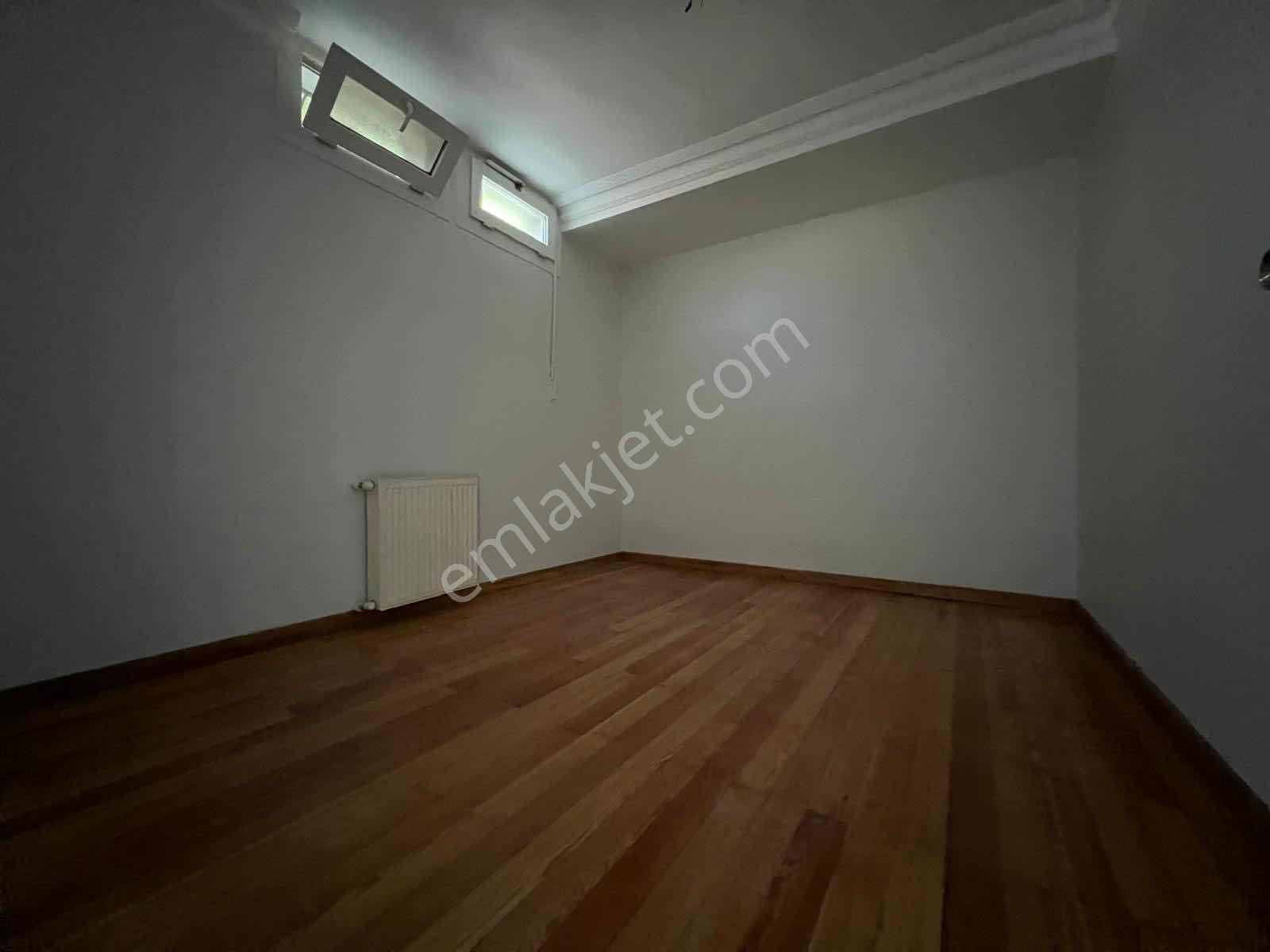 Üsküdar Çengelköy Ata 2 Sitesinde 2+1 Bahçeli Villa Katı - Görsel 3
