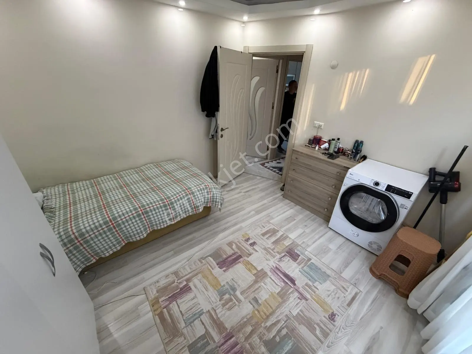 Şeref Emlak Rami 1+1 Kullanışlı Ferah Daire 3,500,000 Tl - Görsel 3