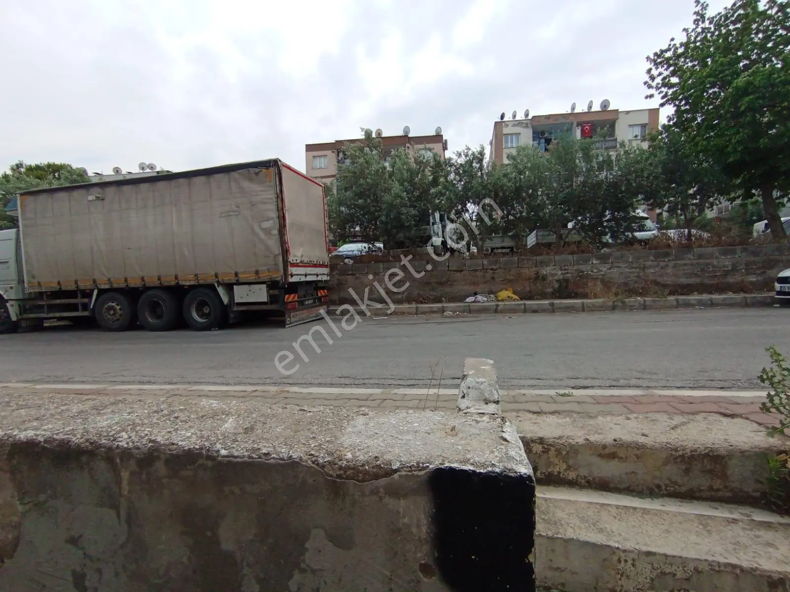 Karabağlar Eserkente Merkez Her İşe Uygun Otomatik Kepenk Dükkan - Görsel 3